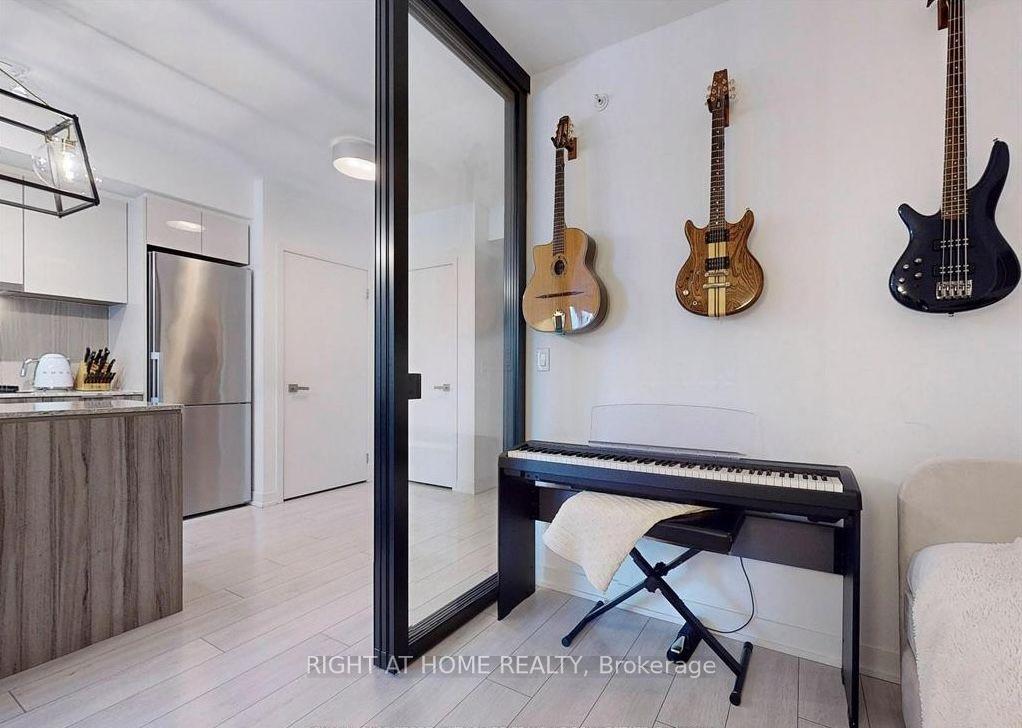 31 Tippett Road #362, Toronto C06 — photo 4 of 5