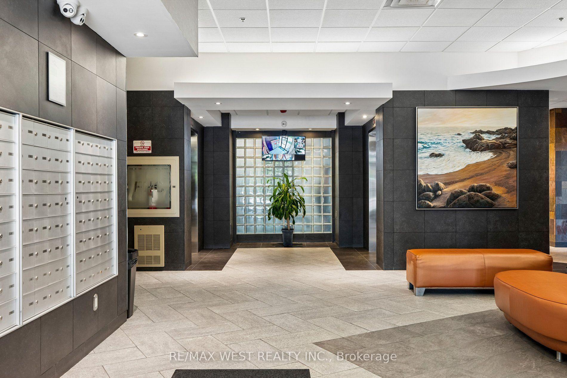 890 Sheppard Avenue 206, Toronto C06 — photo 2 of 5
