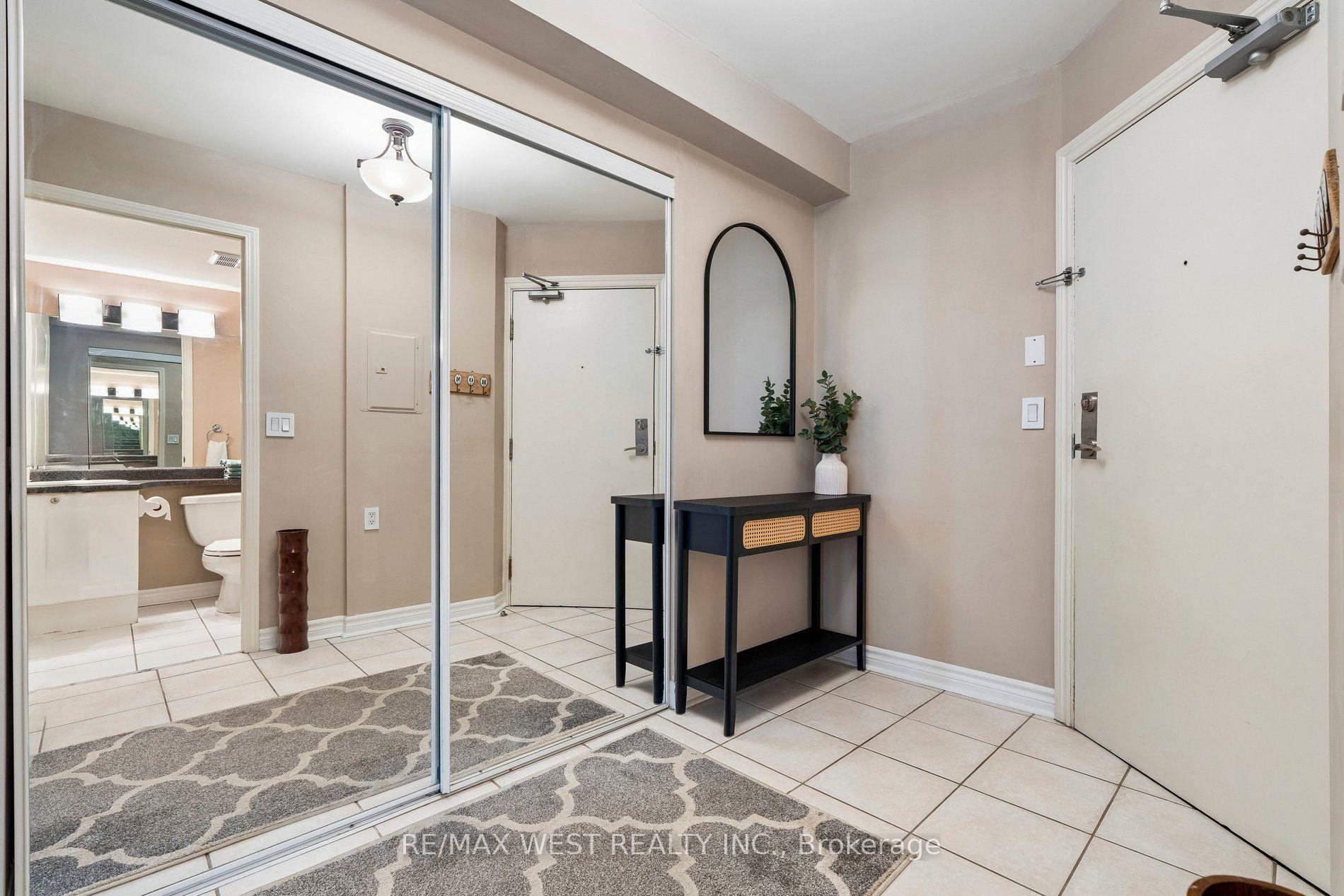 890 Sheppard Avenue 206, Toronto C06 — photo 3 of 5