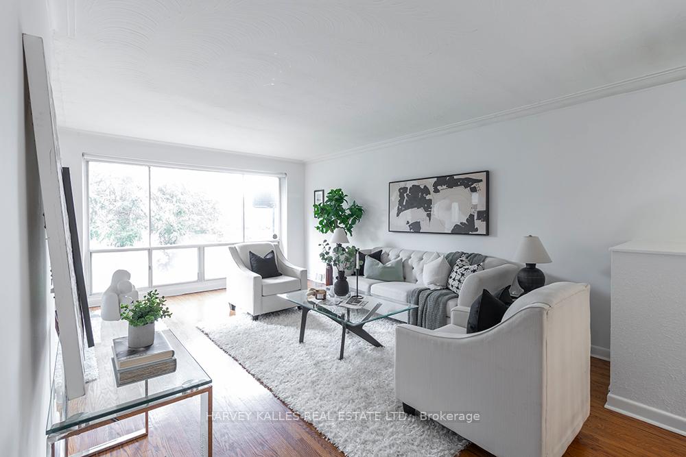 135 Combe Avenue, Toronto C06 — photo 2 of 5