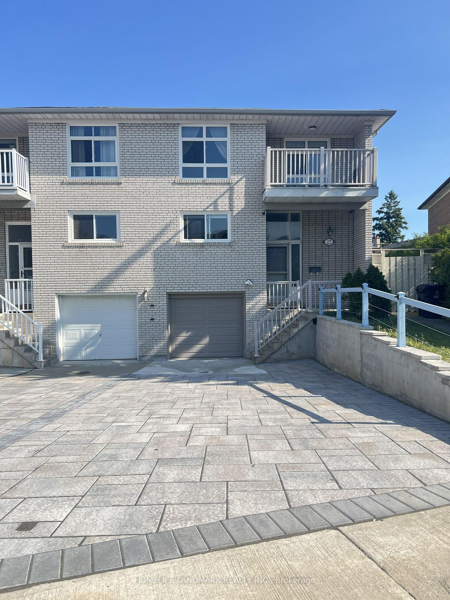 27 Tillplain Road, Toronto, ON M3H 5R1 — Toronto C06, Ontario
