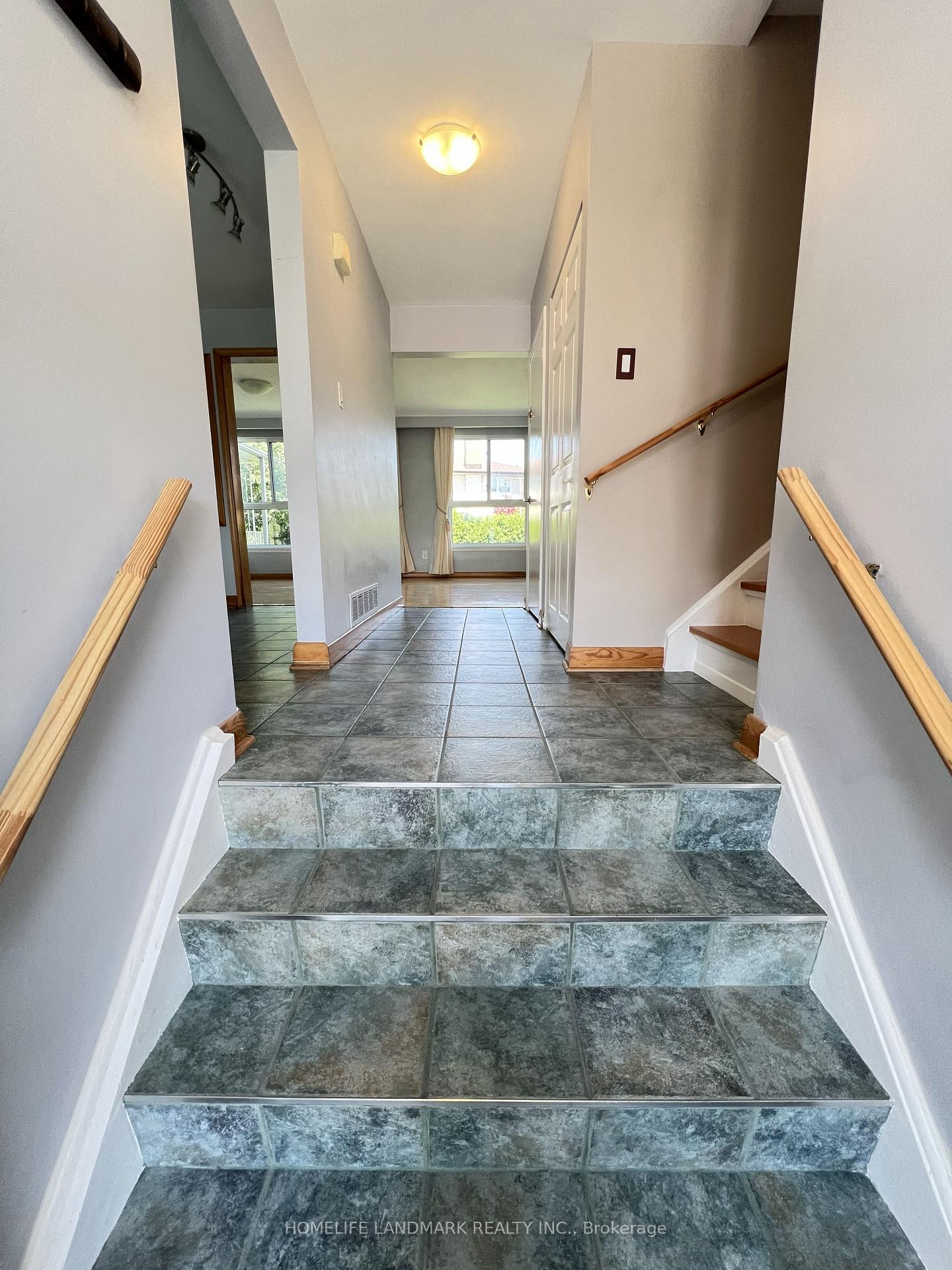 27 Tillplain Road, Toronto C06 — photo 4 of 5
