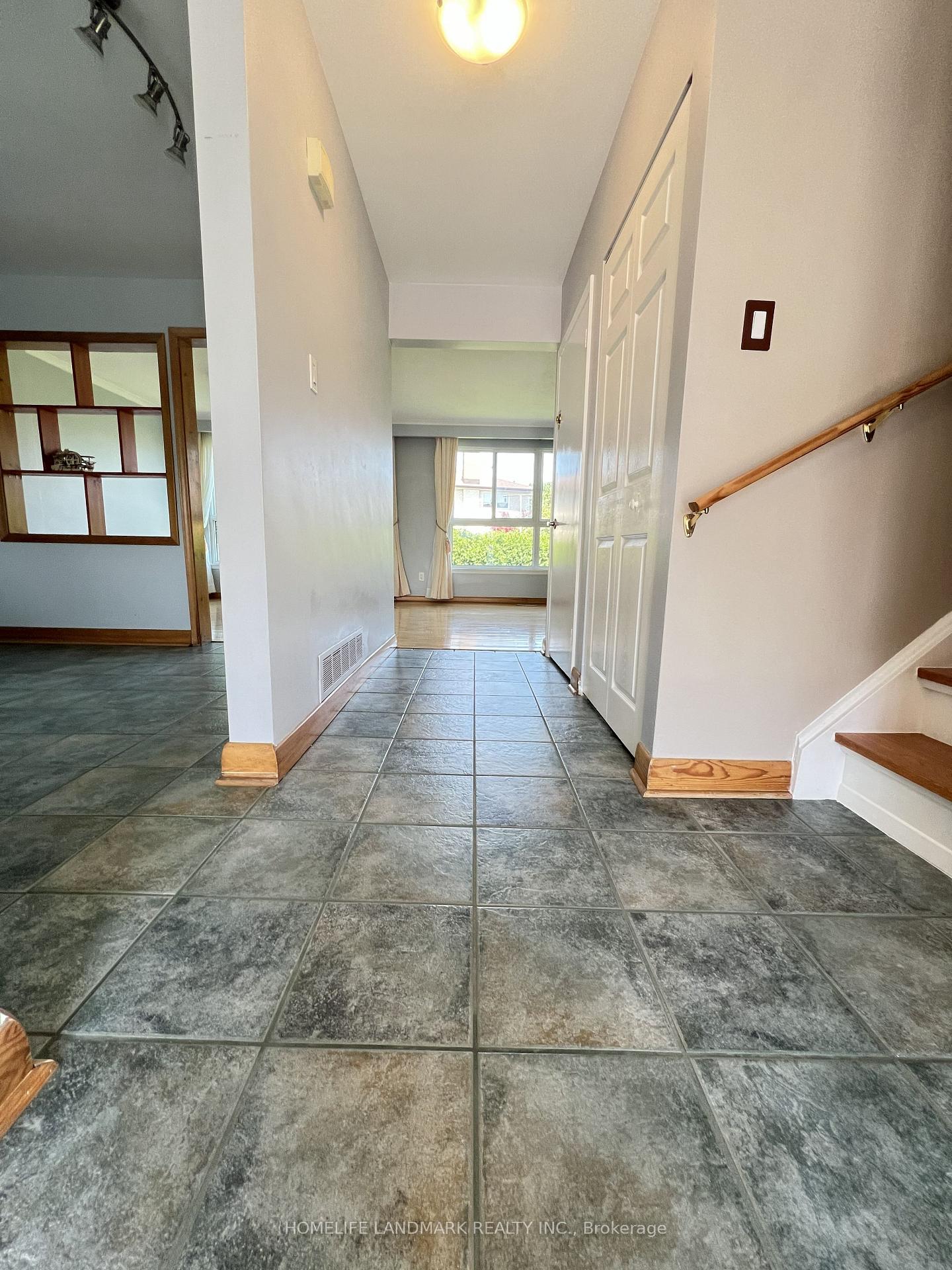 27 Tillplain Road, Toronto C06 — photo 5 of 5