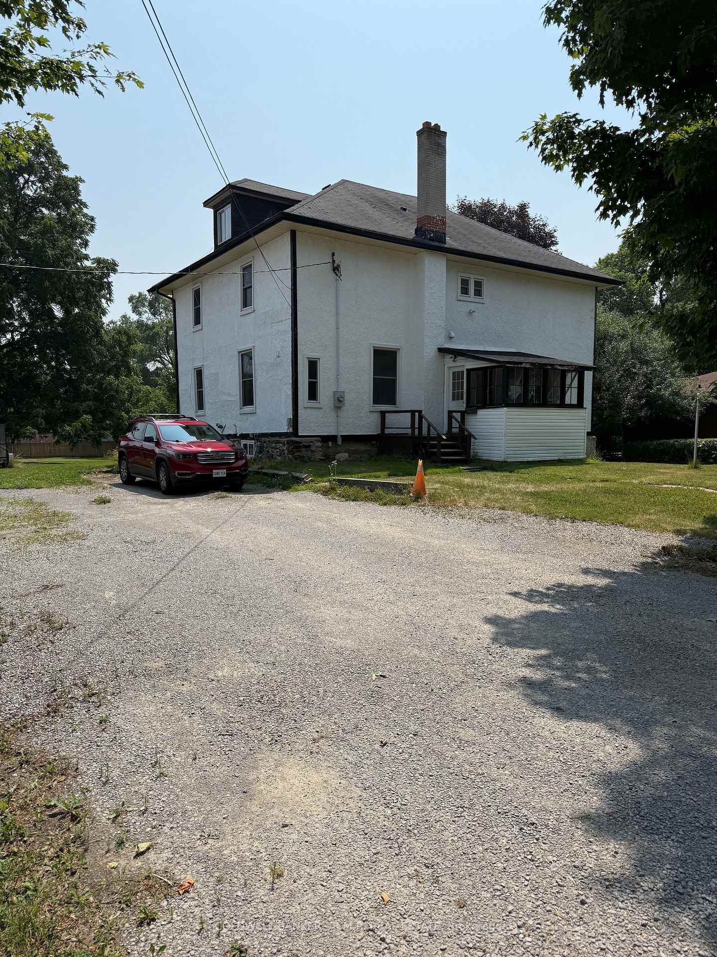 5 Vipond Road W, Whitby — photo 3 of 3