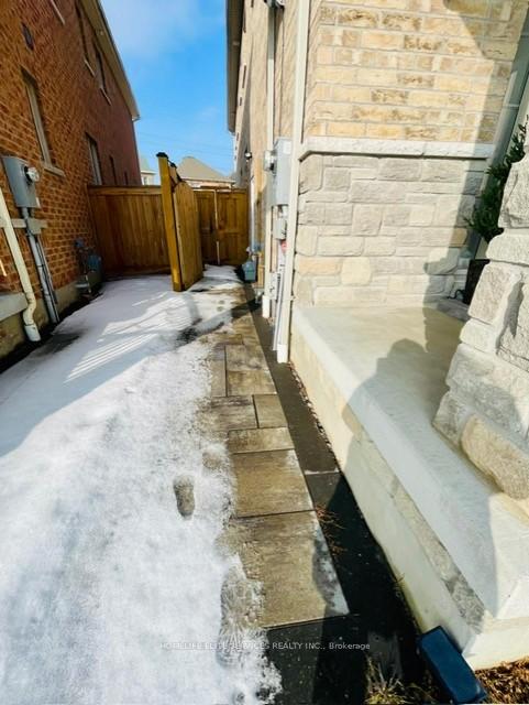 40 Stannardville Drive, Ajax — photo 3 of 5