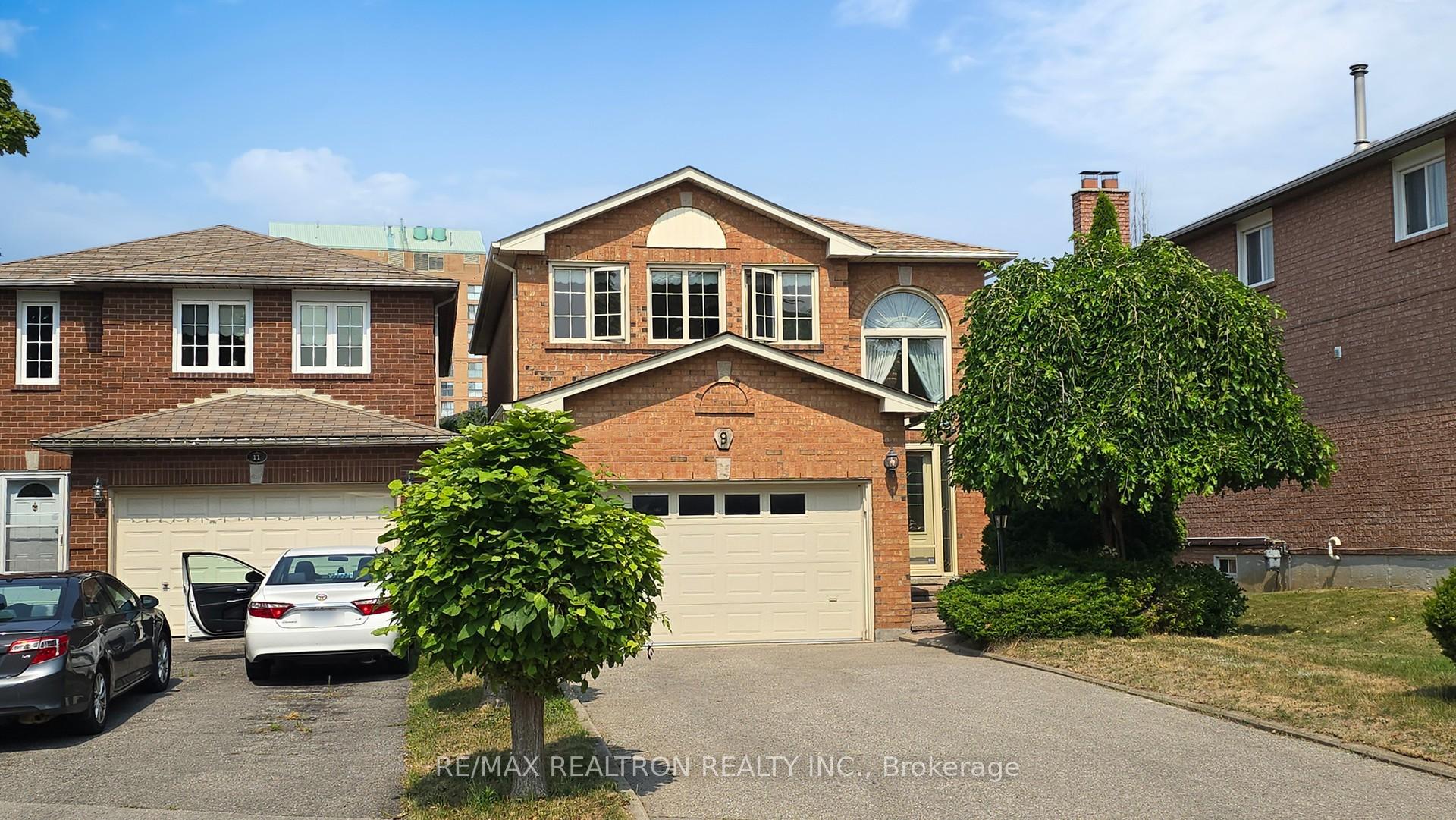 9 Cranston Manor Court, Toronto E08 — photo 2 of 5