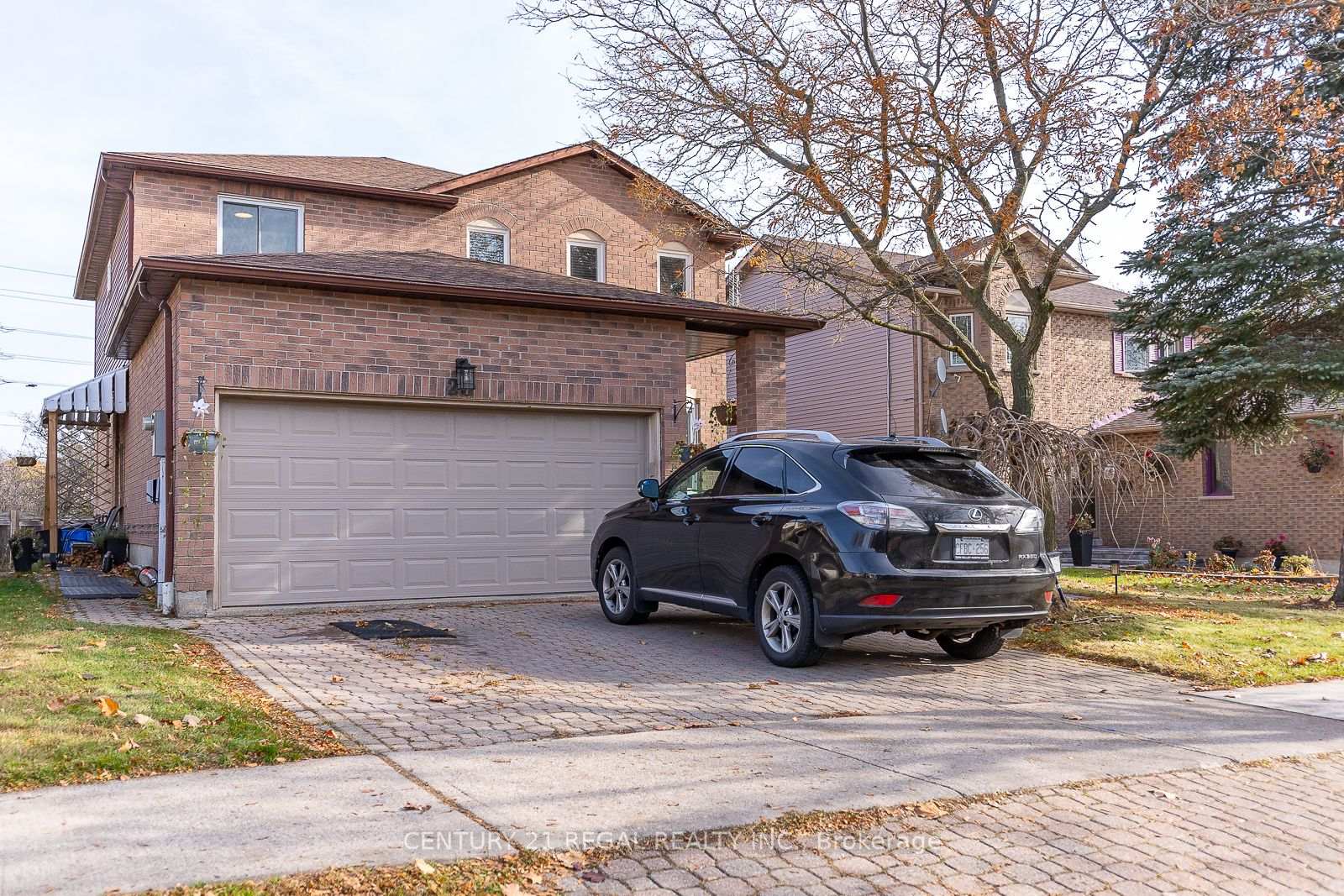 28 Upland Drive, Whitby, ON L1N 8H8 — Whitby, Ontario