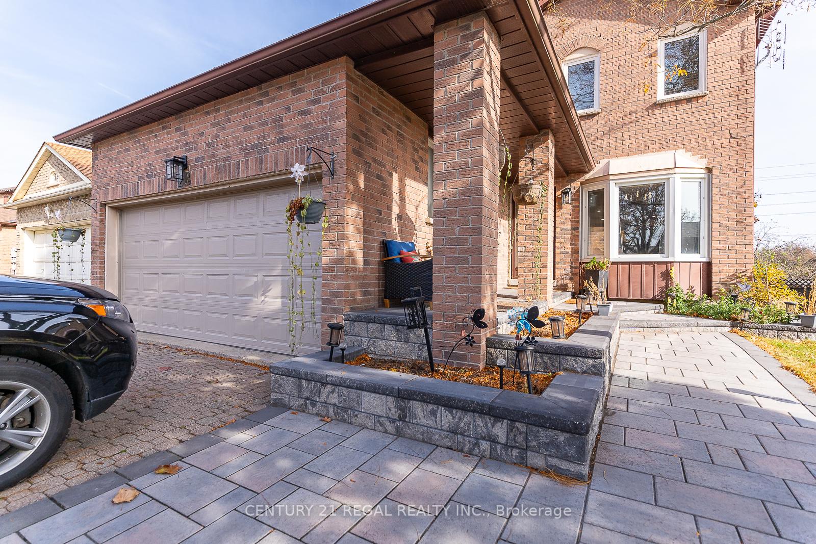 28 Upland Drive, Whitby — photo 2 of 5