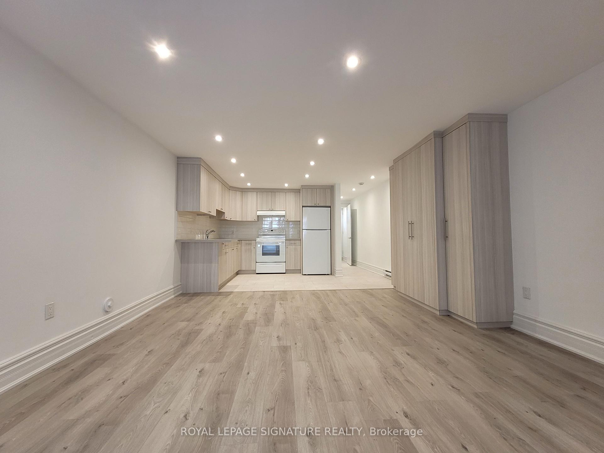 18 Coxwell Avenue Lower, Toronto E01 — photo 2 of 5