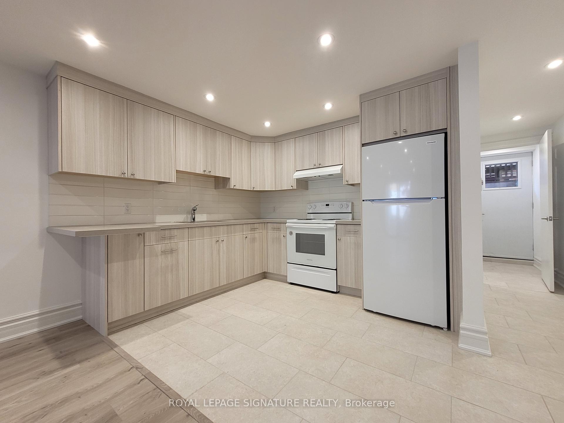 18 Coxwell Avenue Lower, Toronto E01 — photo 5 of 5
