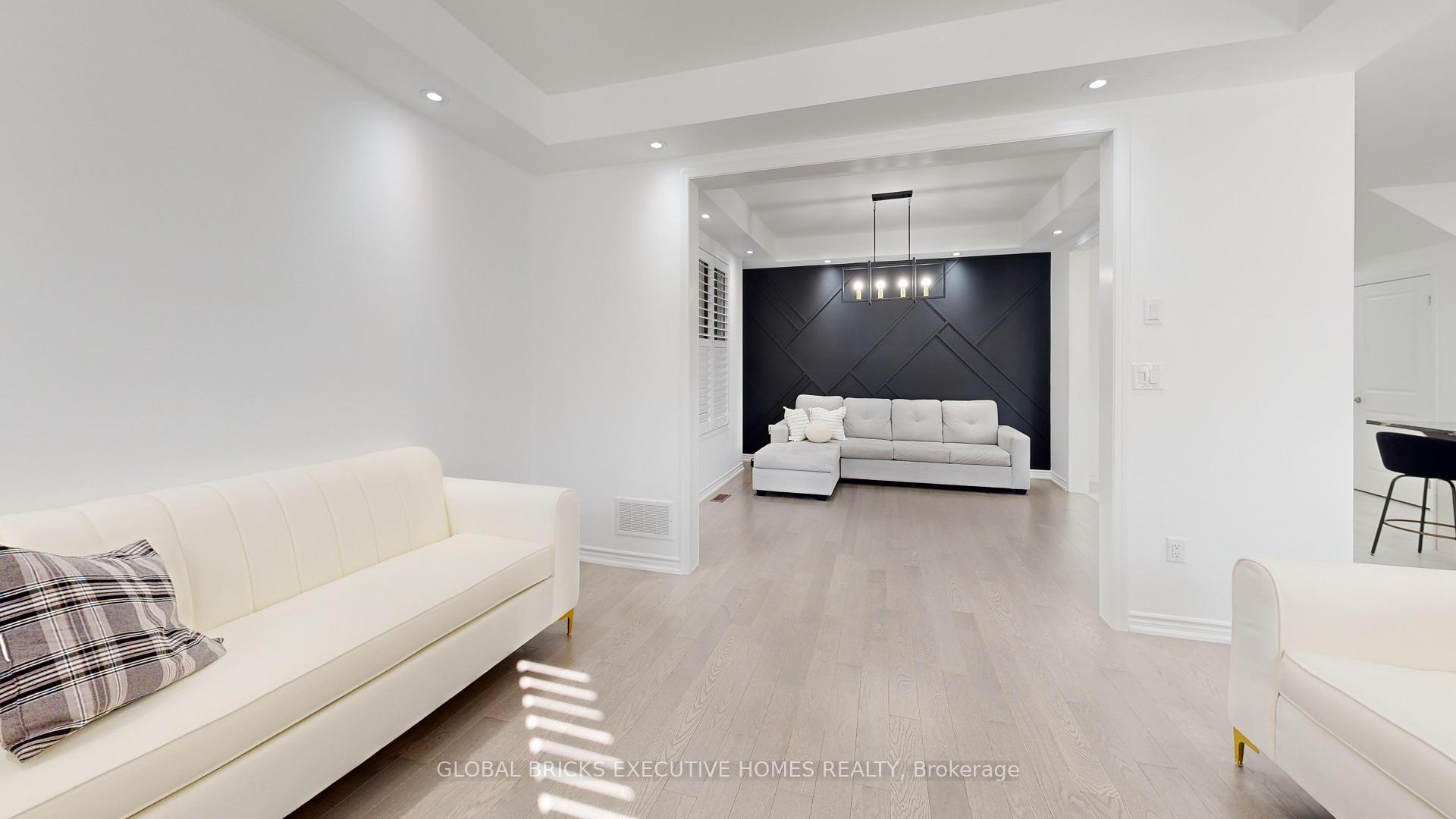 2885 Foxden Square, Pickering — photo 4 of 5