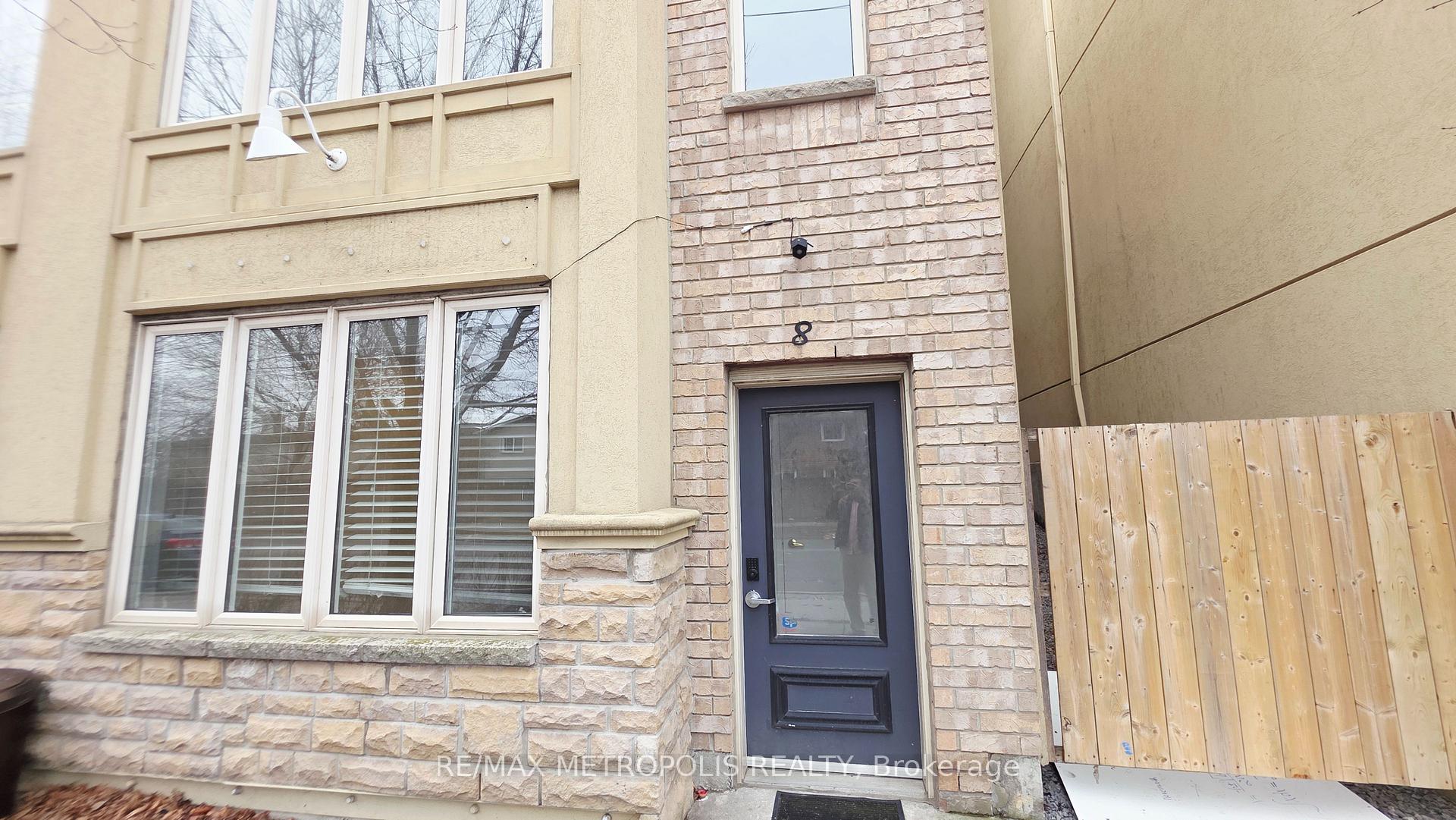 1250 St. Martins Drive E 8, Pickering, ON L1W 0A2