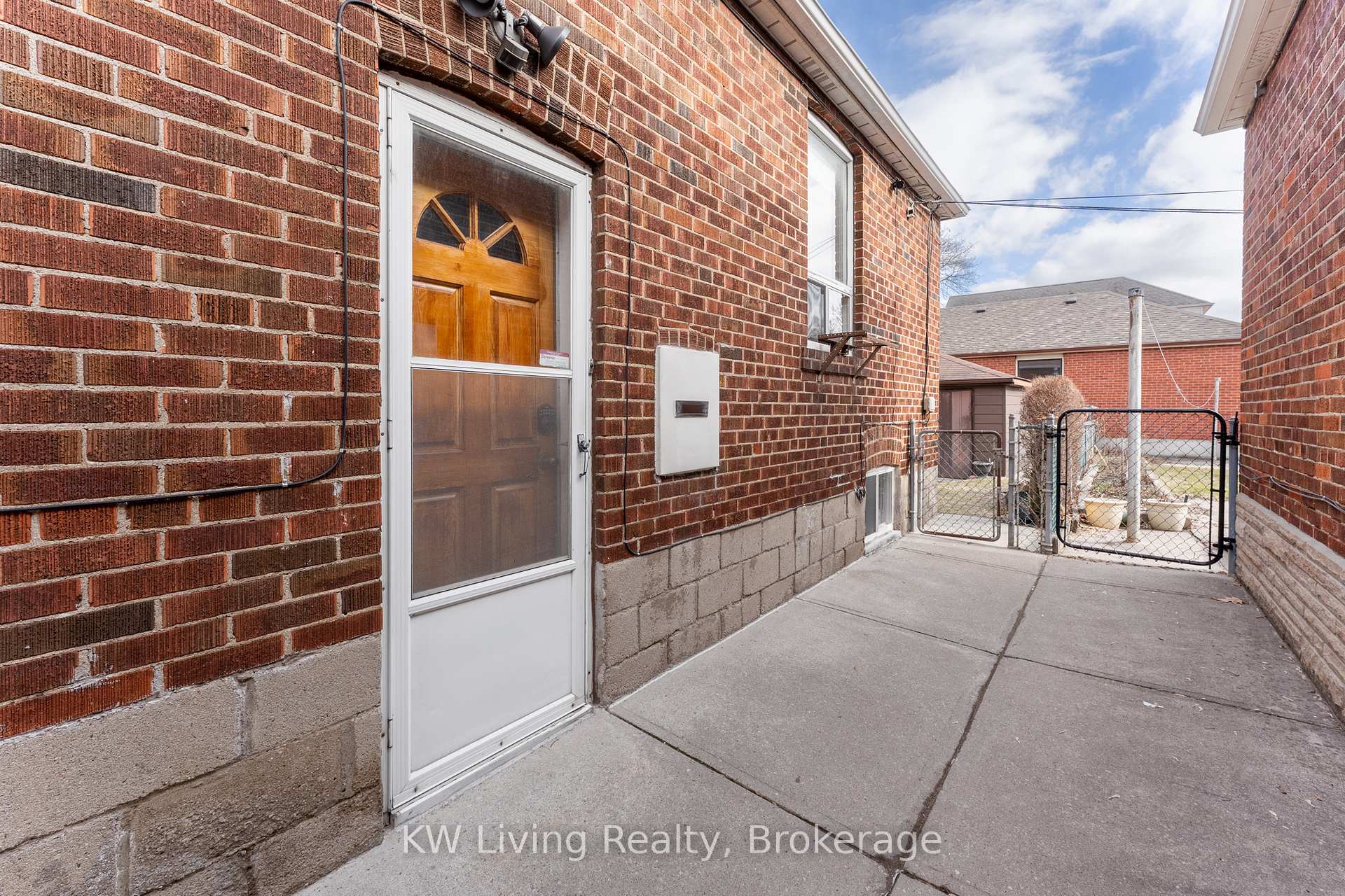 5 Plains Road, Toronto E03 — photo 5 of 5