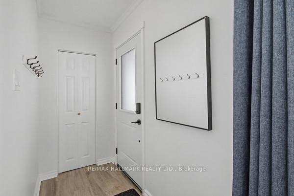 37 Avis Crescent, Toronto E03 — photo 3 of 5