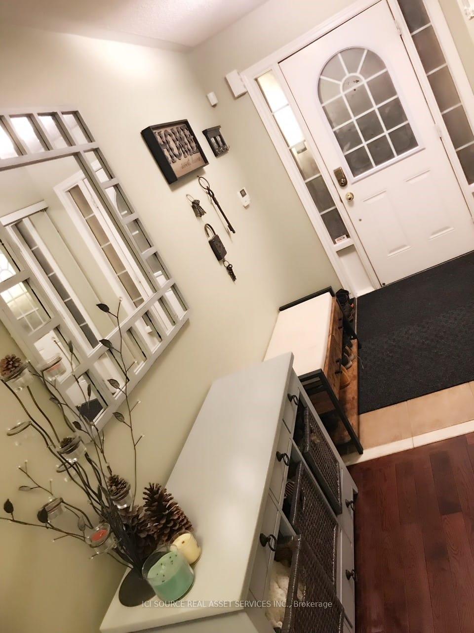 42 Keywood Street, Ajax — photo 2 of 5