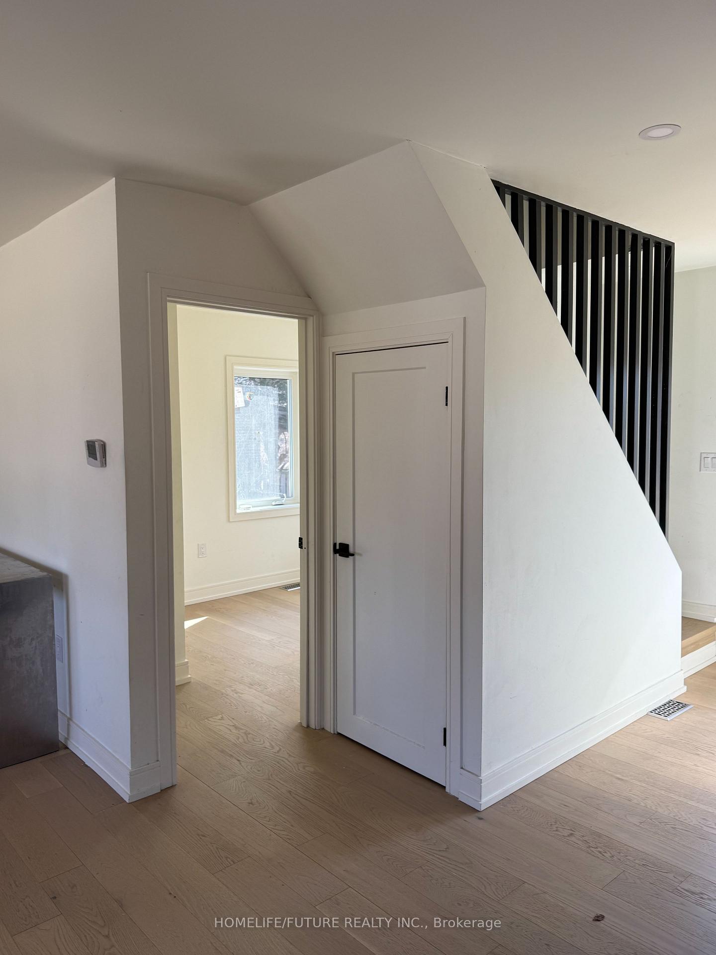 32 Homestead Road Main, Toronto E10 — photo 4 of 5