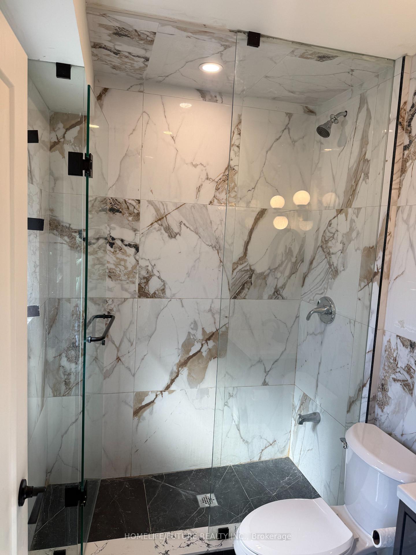 32 Homestead Road Main, Toronto E10 — photo 5 of 5