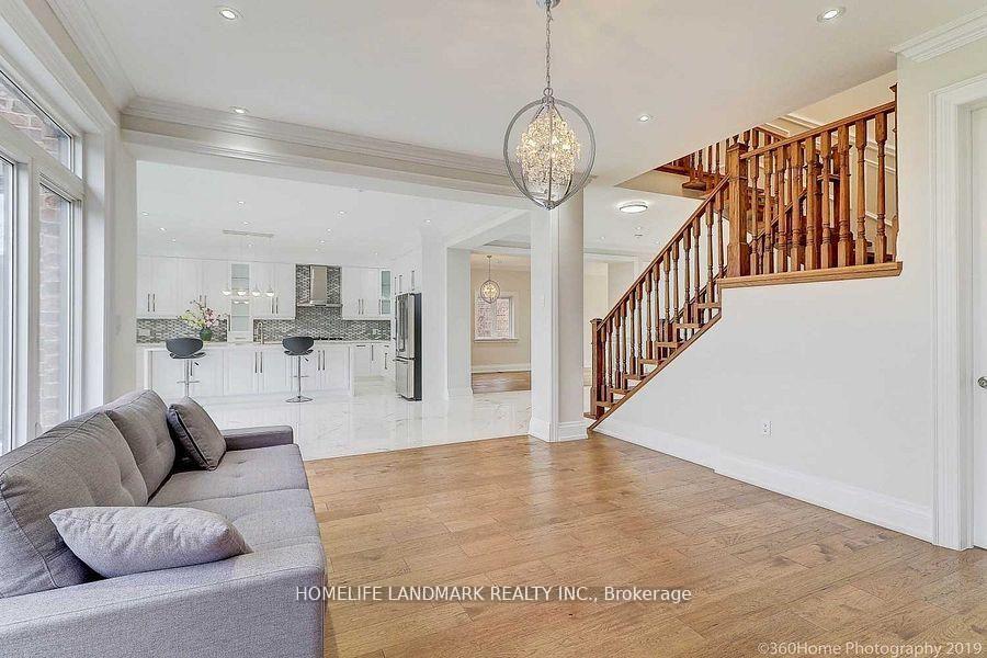 24 Cedar Brae Boulevard, Toronto E08 — photo 3 of 5