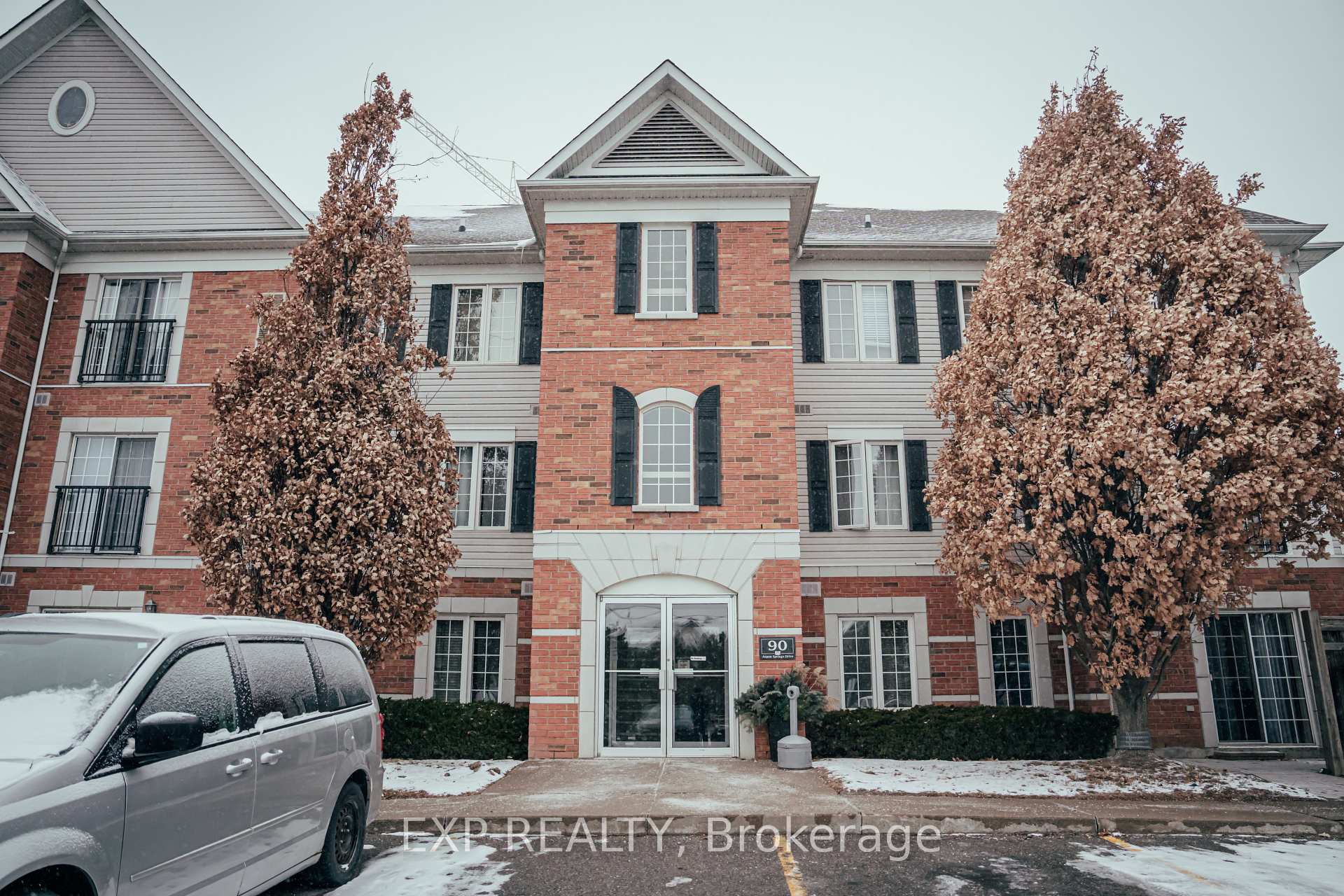 90 Aspen Springs Drive 307, Clarington, ON L1C 5N4 — Clarington, Ontario