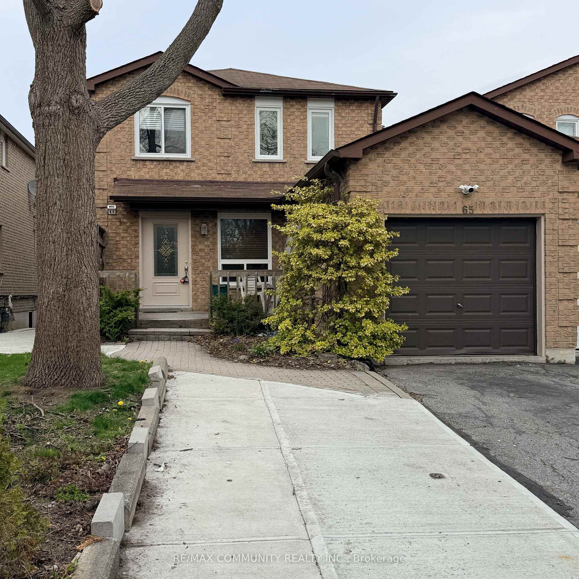 65 Hewitt Crescent Main, Ajax, ON L1S 7A6 — Ajax, Ontario