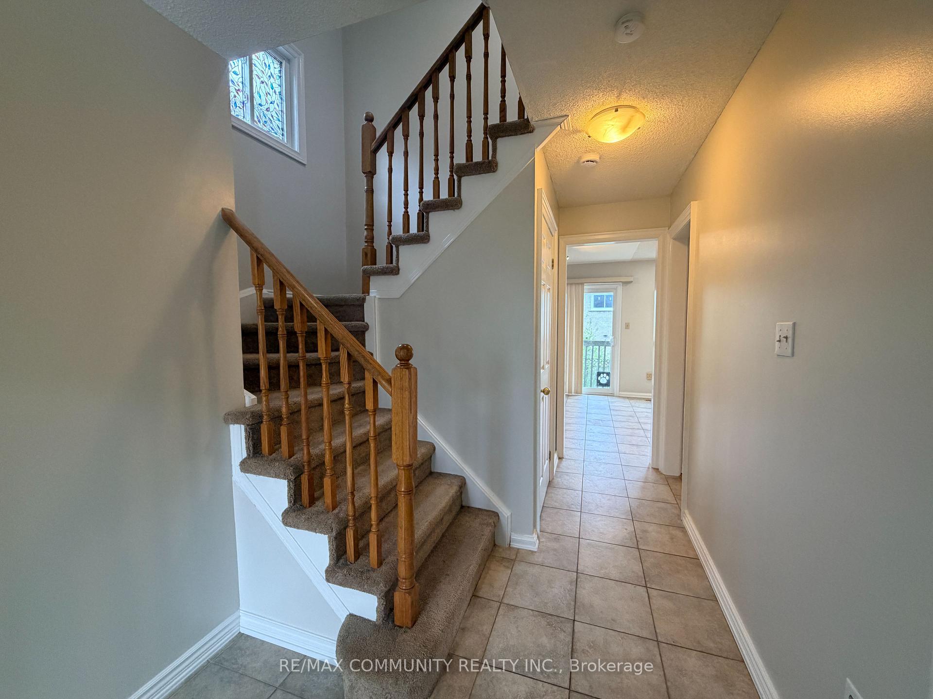 65 Hewitt Crescent Main, Ajax — photo 2 of 5