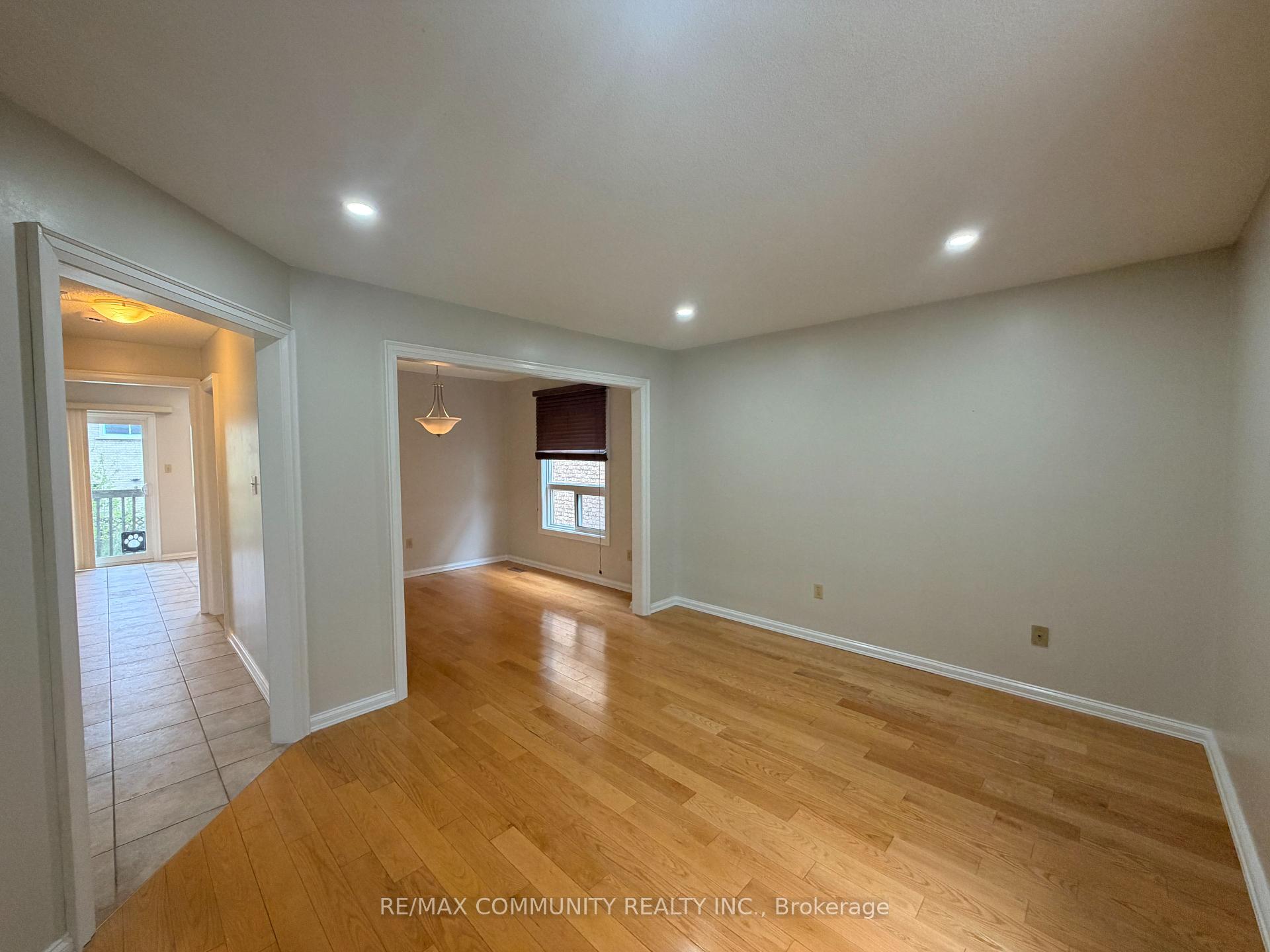 65 Hewitt Crescent Main, Ajax — photo 3 of 5