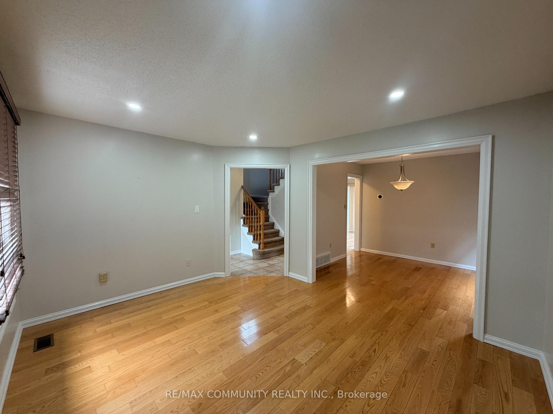 65 Hewitt Crescent Main, Ajax — photo 4 of 5