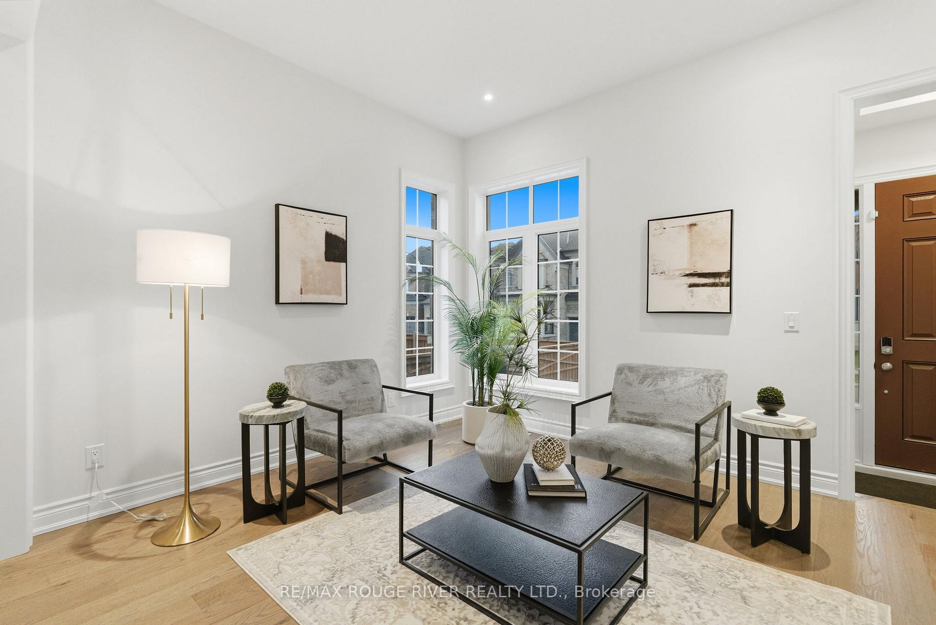 15 Brabin Circle, Whitby — photo 3 of 5