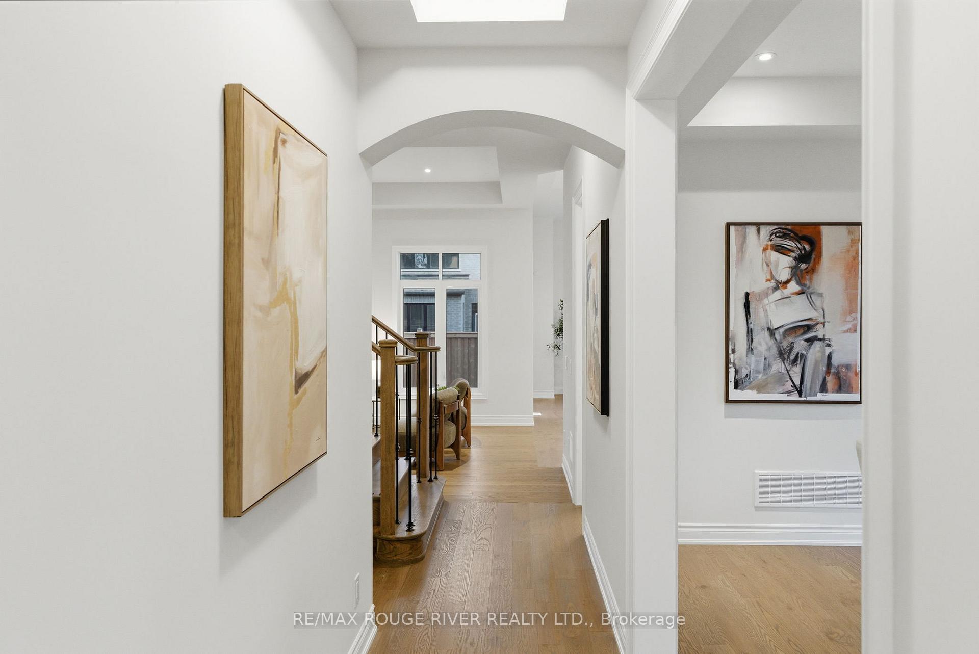 15 Brabin Circle, Whitby — photo 4 of 5