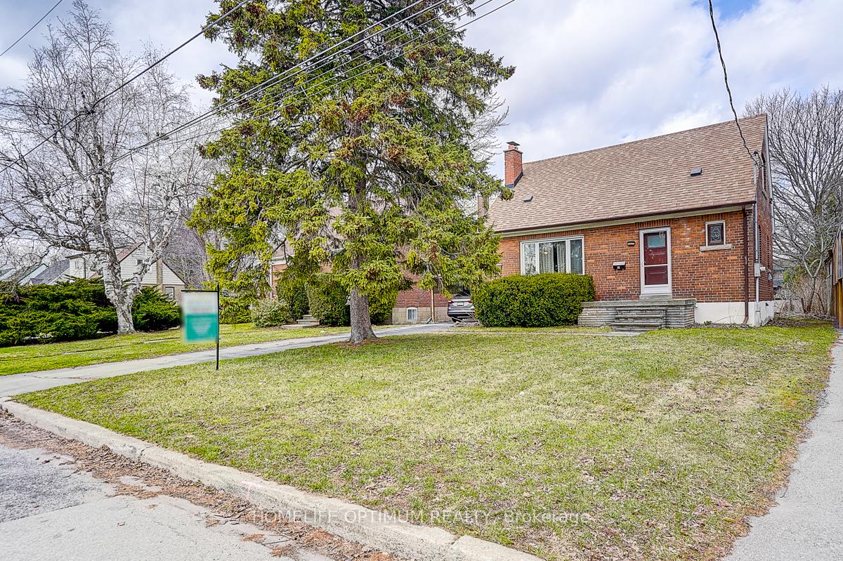 16 Ayre Point Road, Toronto E08 — photo 3 of 5