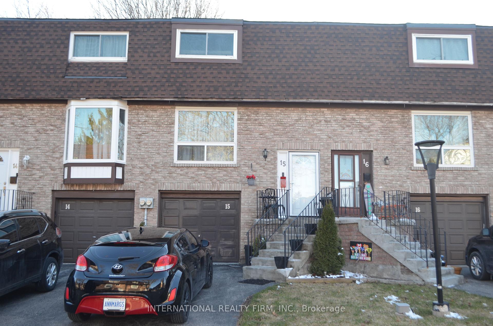222 Pearson Street 15, Oshawa, ON L1G 7C6