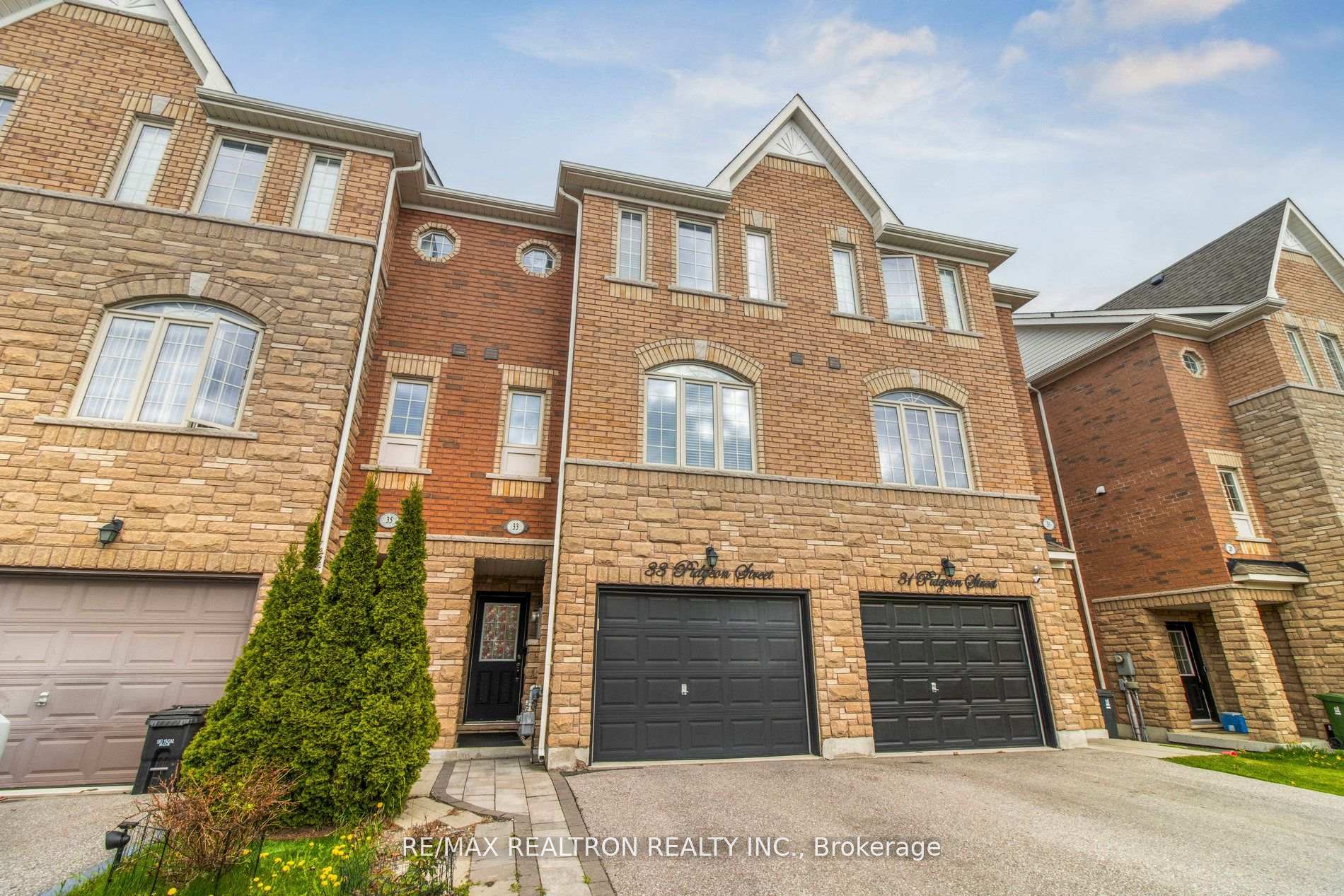 33 Pidgeon Street, Toronto E04, ON M1L 3M3