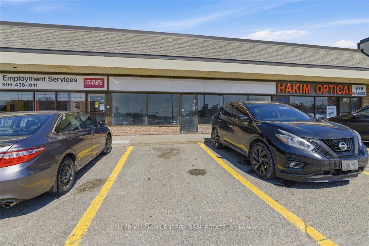300 Taunton Road E 17, Oshawa, ON L1G 5P8