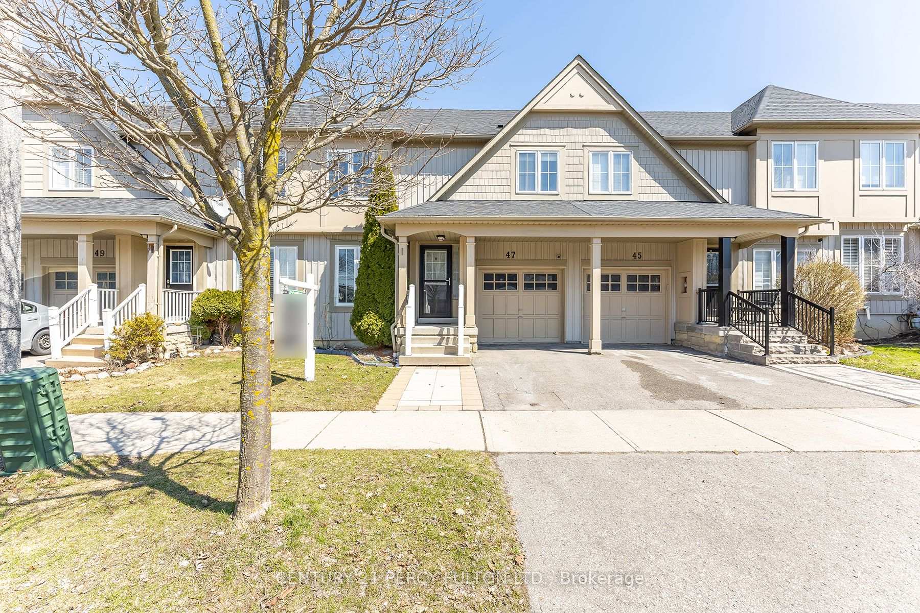 47 Harrongate Place, Whitby, ON L1R 3E4