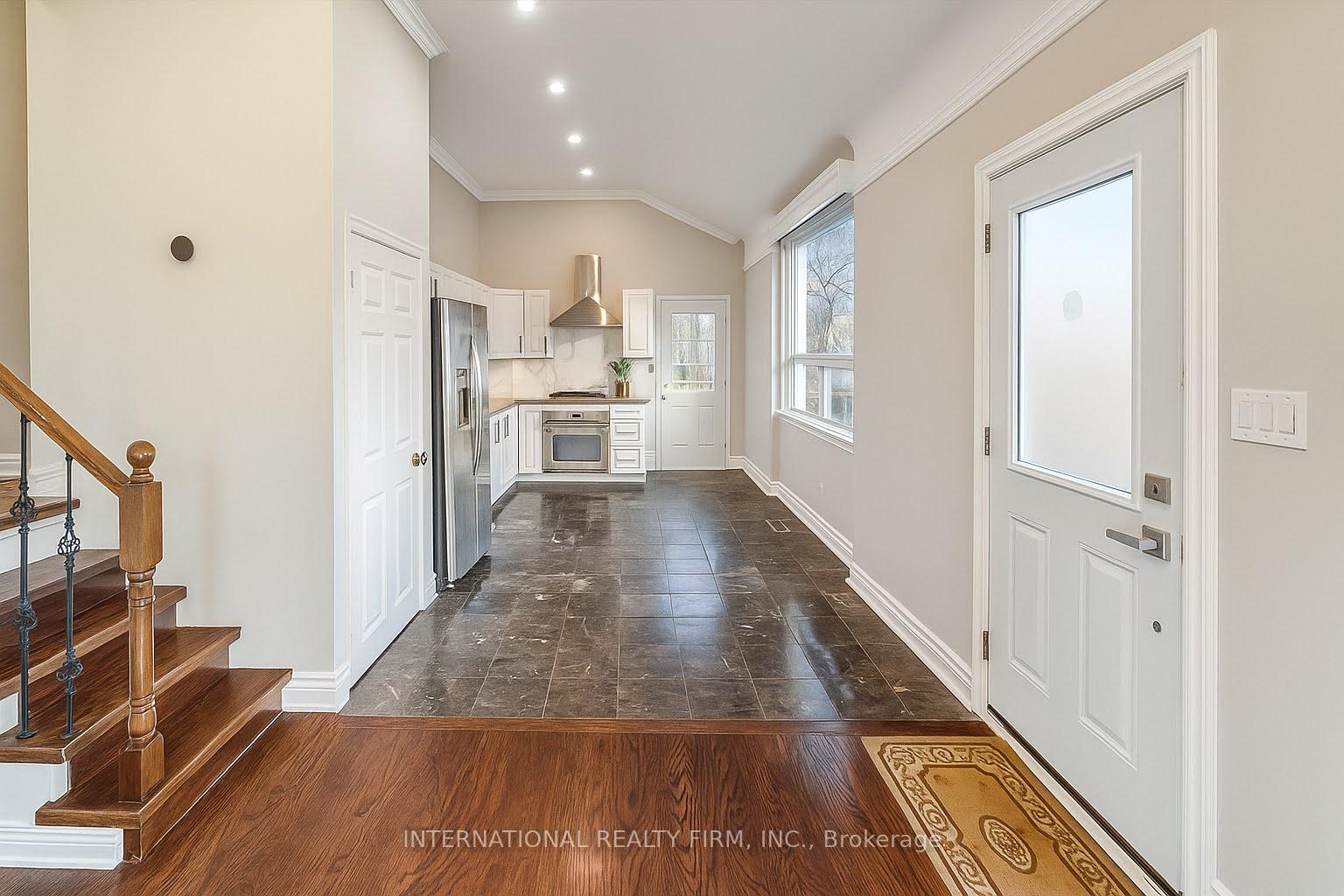 9 Benshire Drive, Toronto E09 — photo 2 of 5