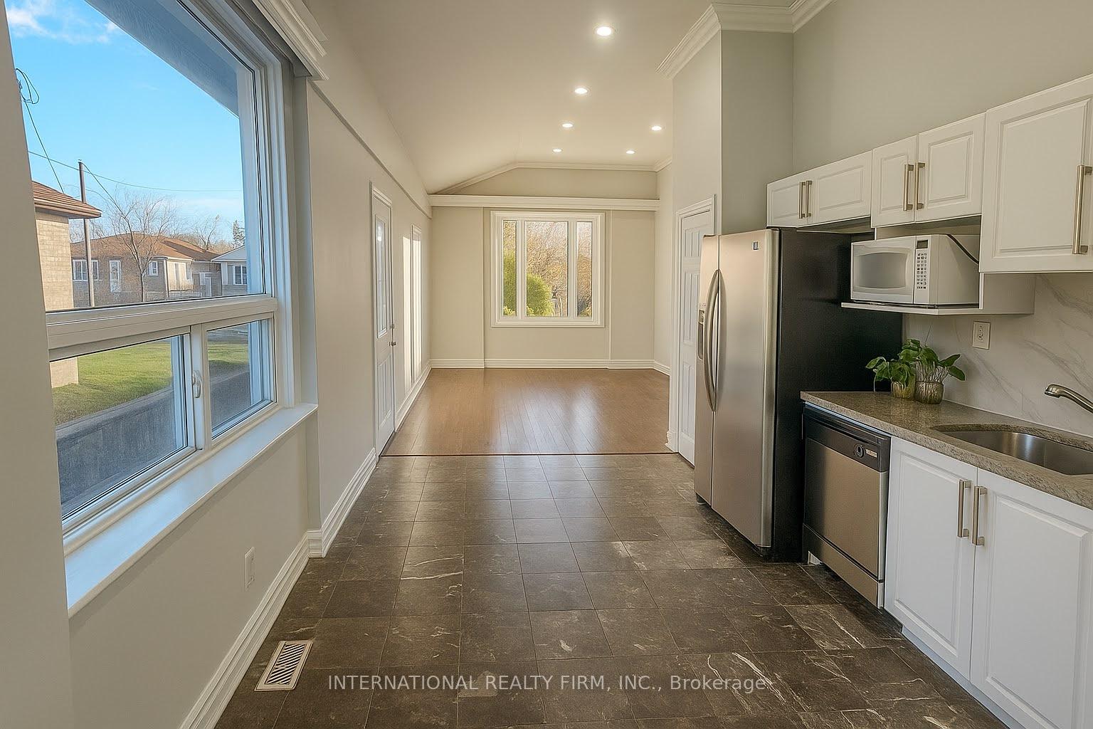 9 Benshire Drive, Toronto E09 — photo 5 of 5
