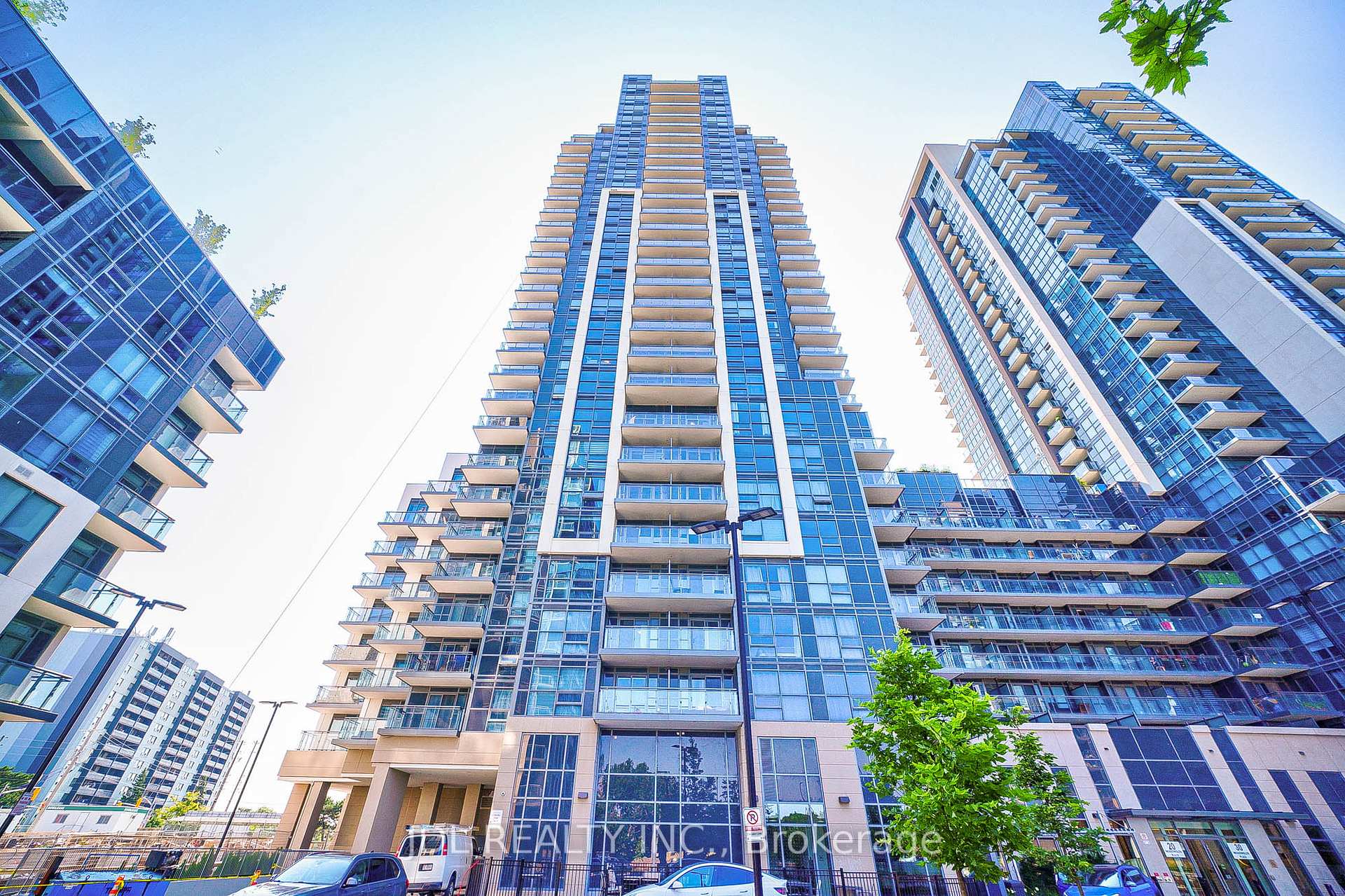20 Meadowglen Place 334, Toronto E09, ON M1H 2Y5