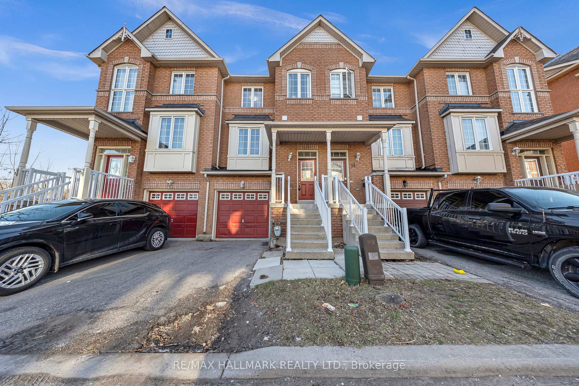 16 Boone Lane, Ajax — photo 2 of 5