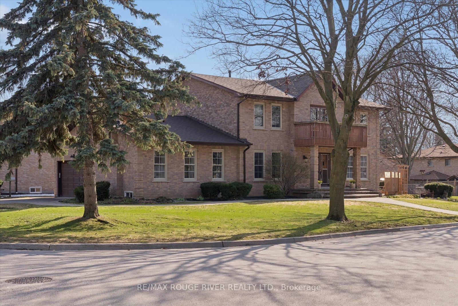 2 Worfolk Place, Whitby, ON L1N 6Z2