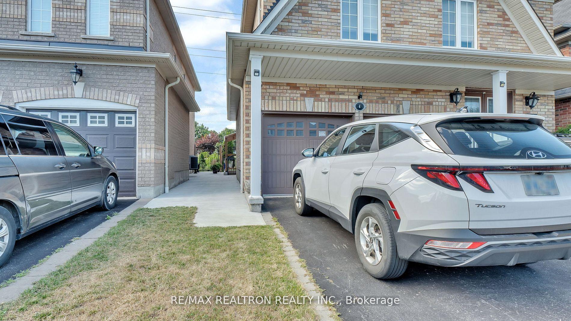 4 Oceanpearl Crescent, Whitby, ON L1N 8Y5