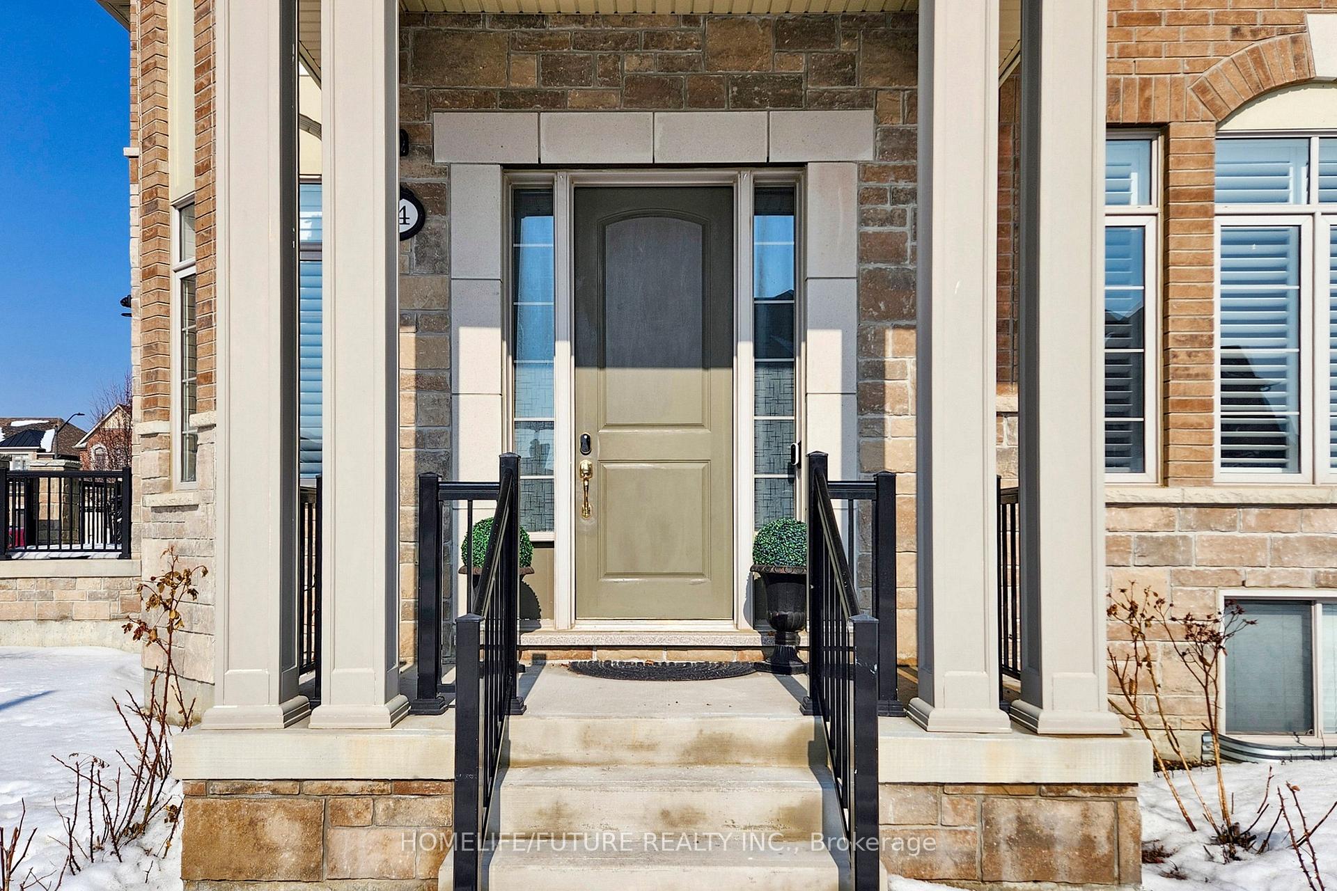 44 Micklefield Avenue, Whitby — photo 3 of 5