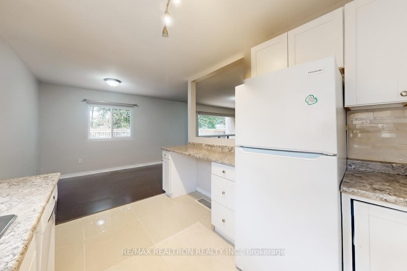 34 Orton Park Road, Toronto E09 — photo 4 of 5