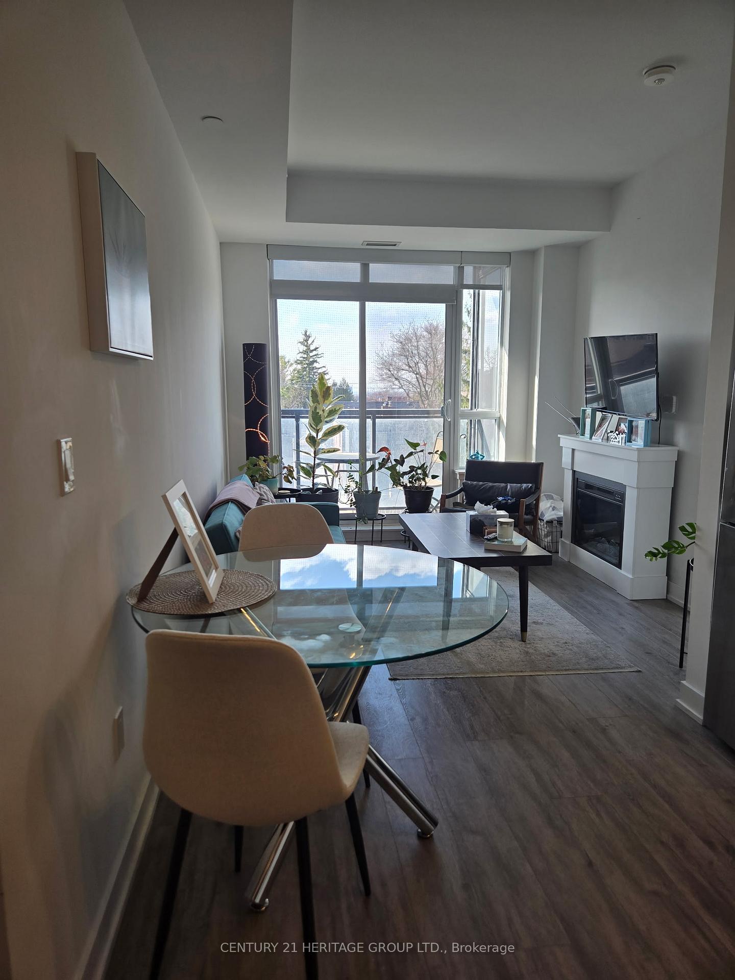 630 Greenwood Avenue 304, Toronto E01 — photo 3 of 5