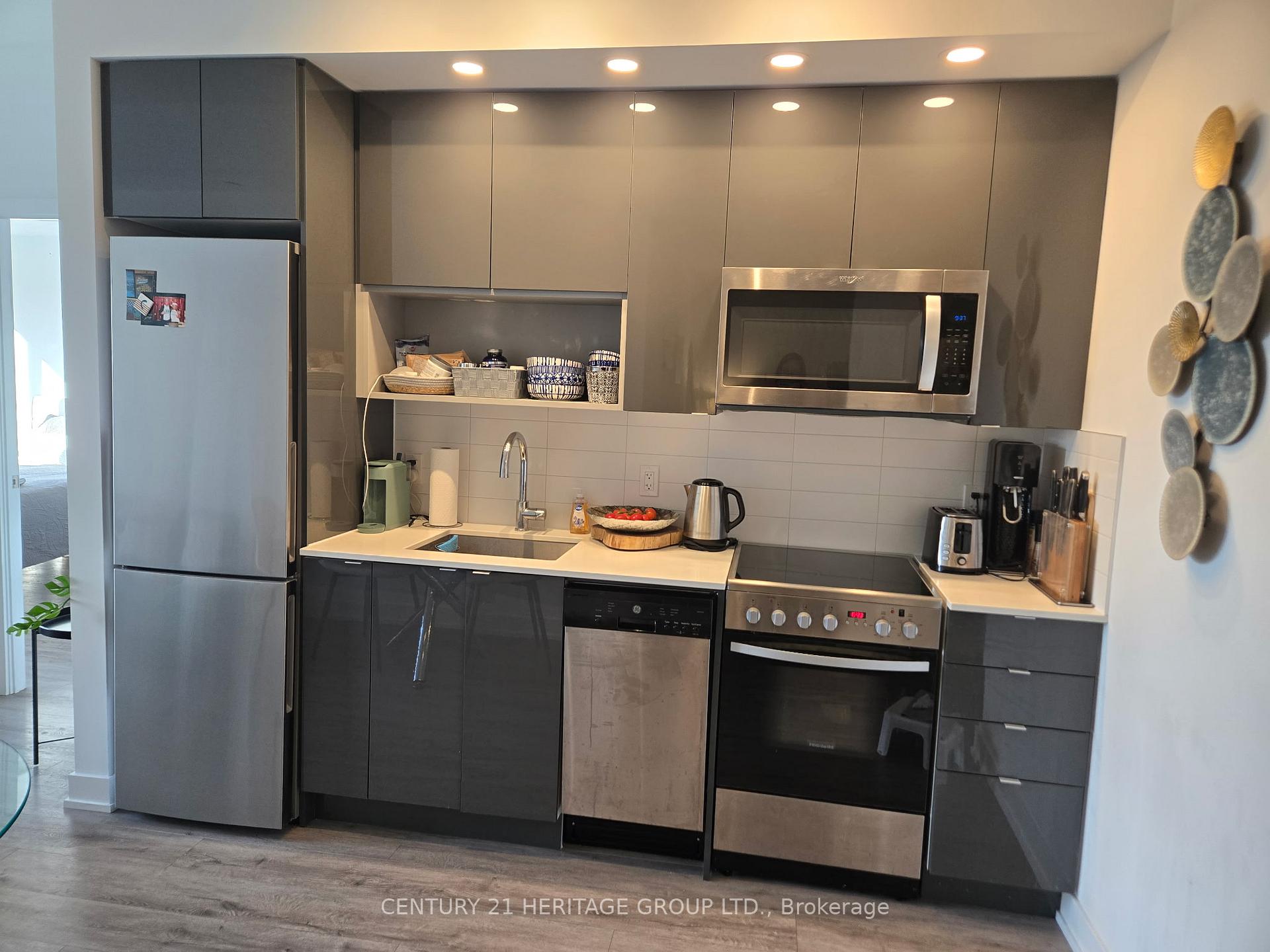 630 Greenwood Avenue 304, Toronto E01 — photo 4 of 5