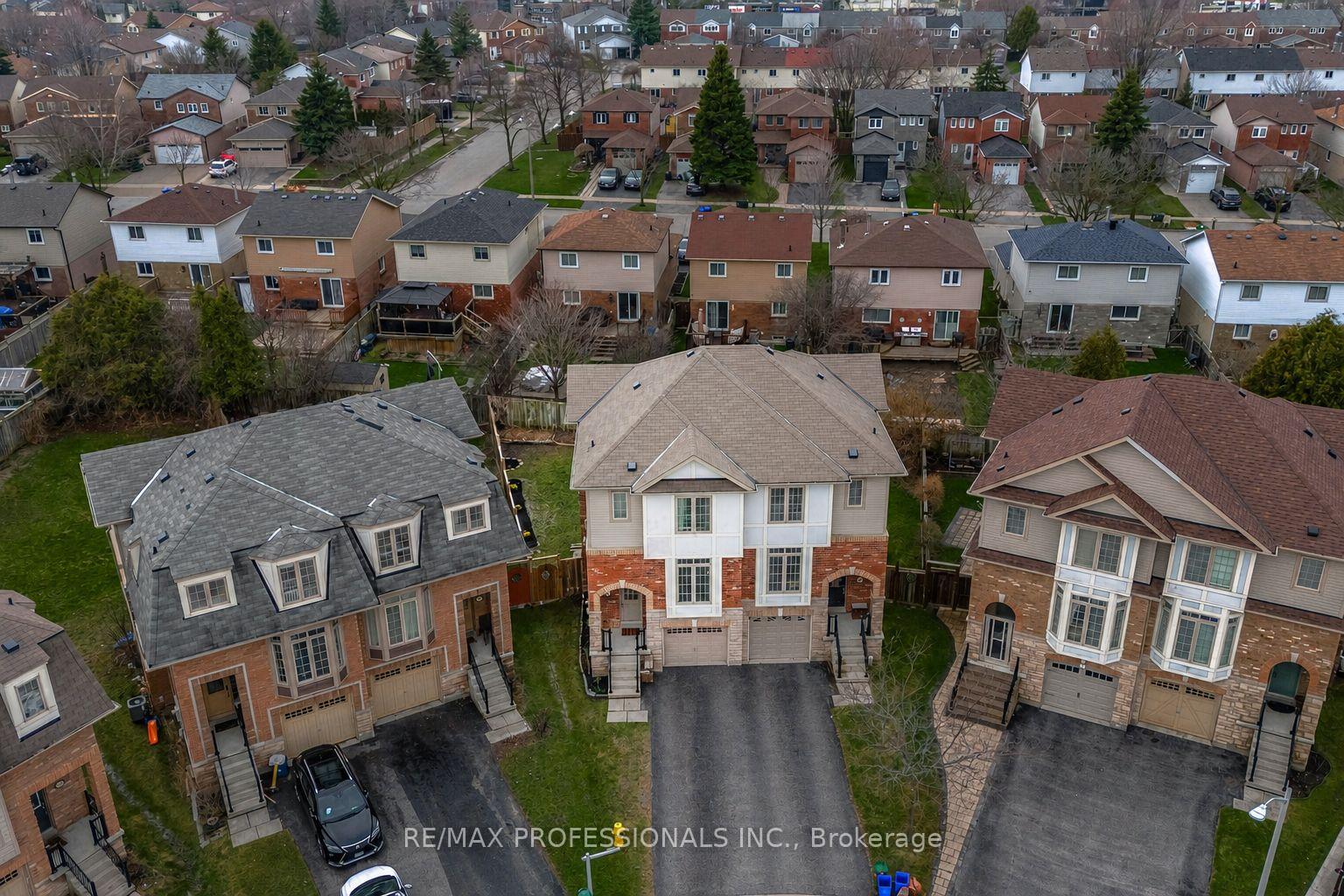 45 Horton Street, Ajax — photo 3 of 5