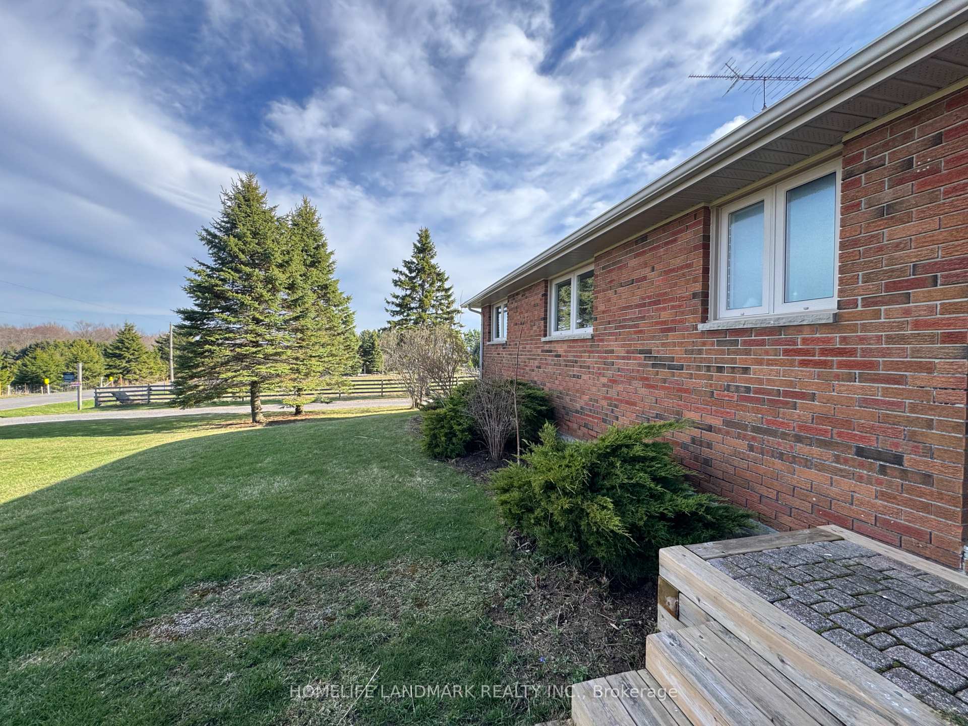 4432 MIDDLE Road, Clarington — photo 2 of 5