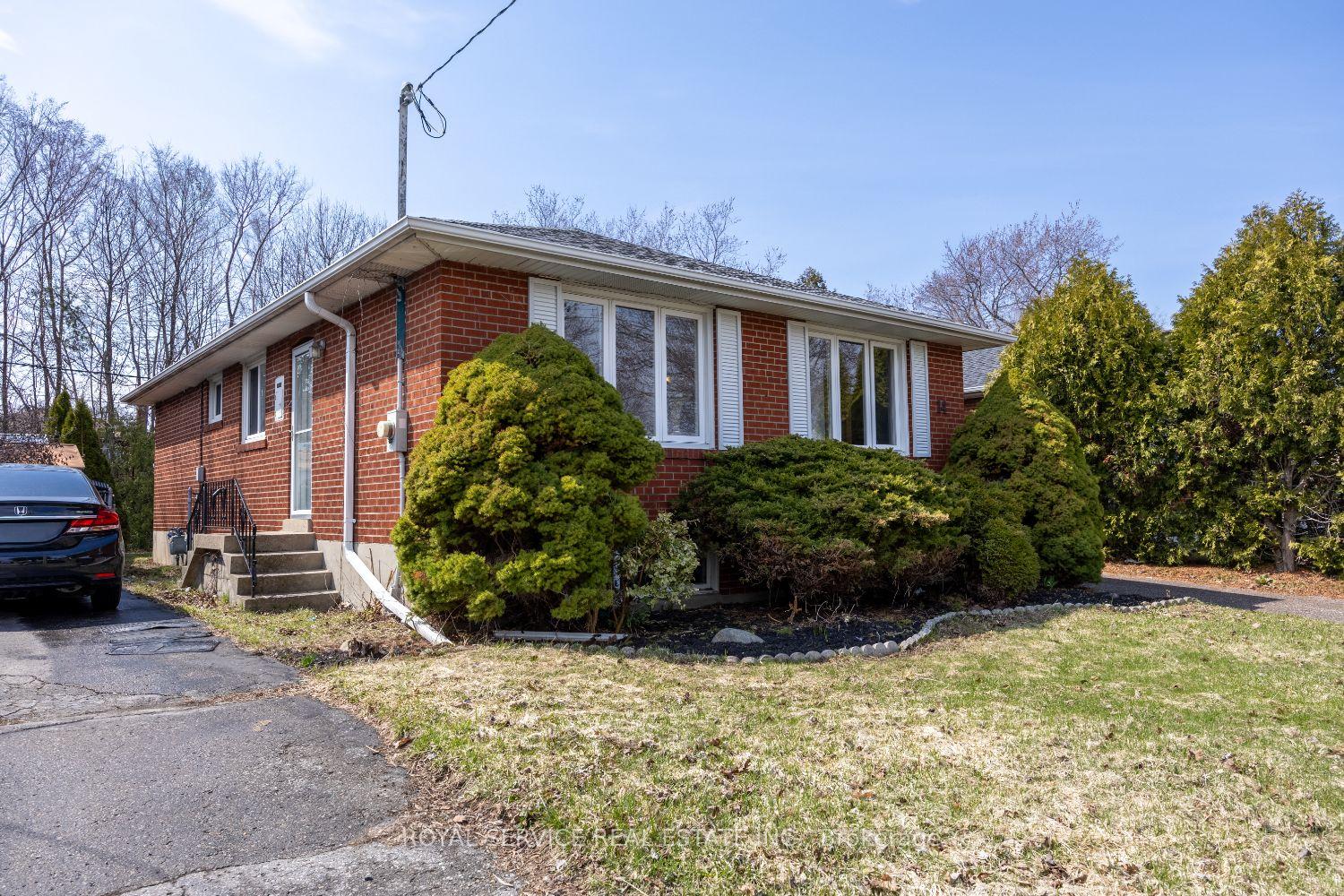 14 Hathway Drive, Toronto E09 — photo 4 of 5