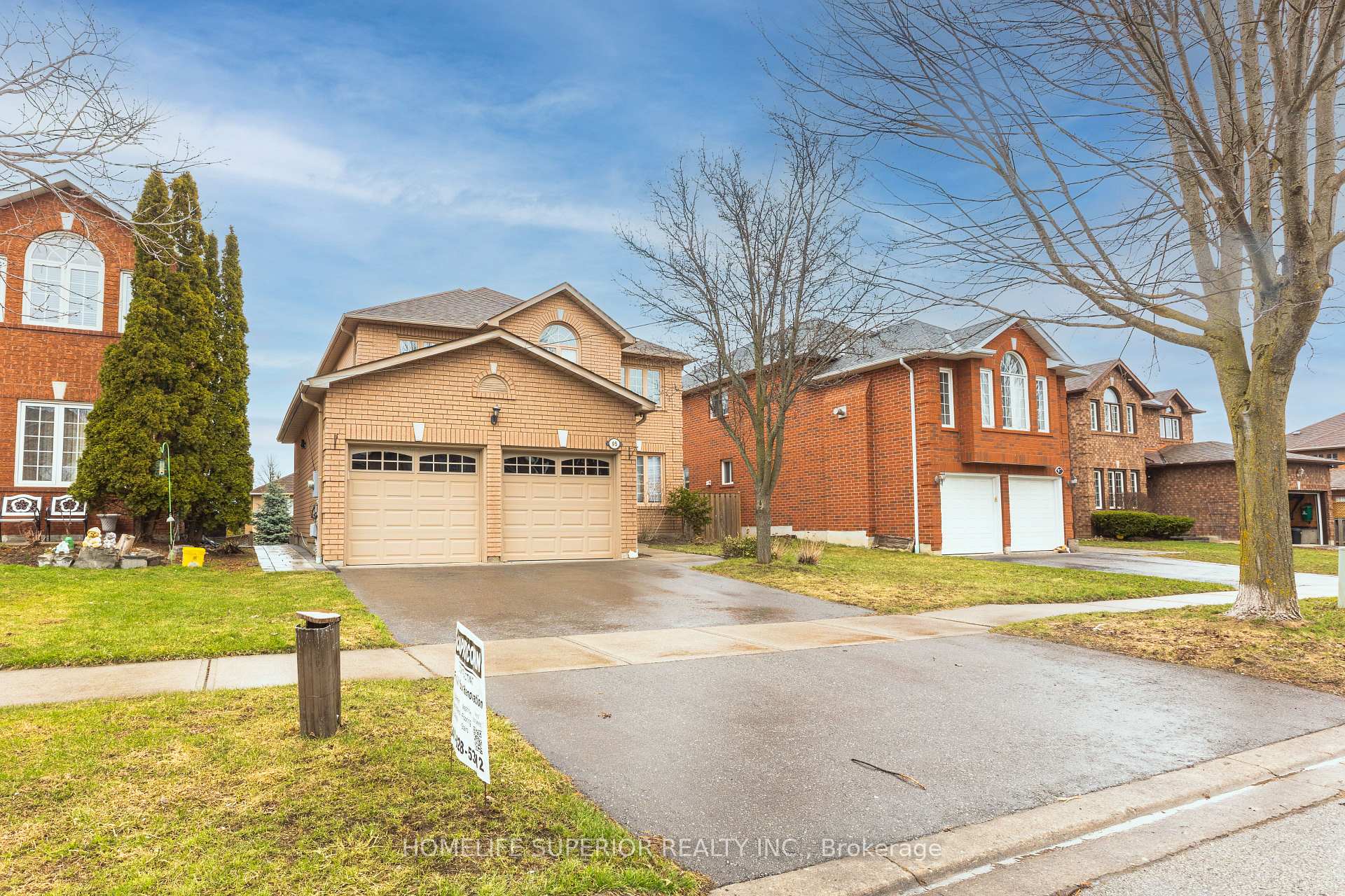 95 Clune Place, Whitby — photo 2 of 5