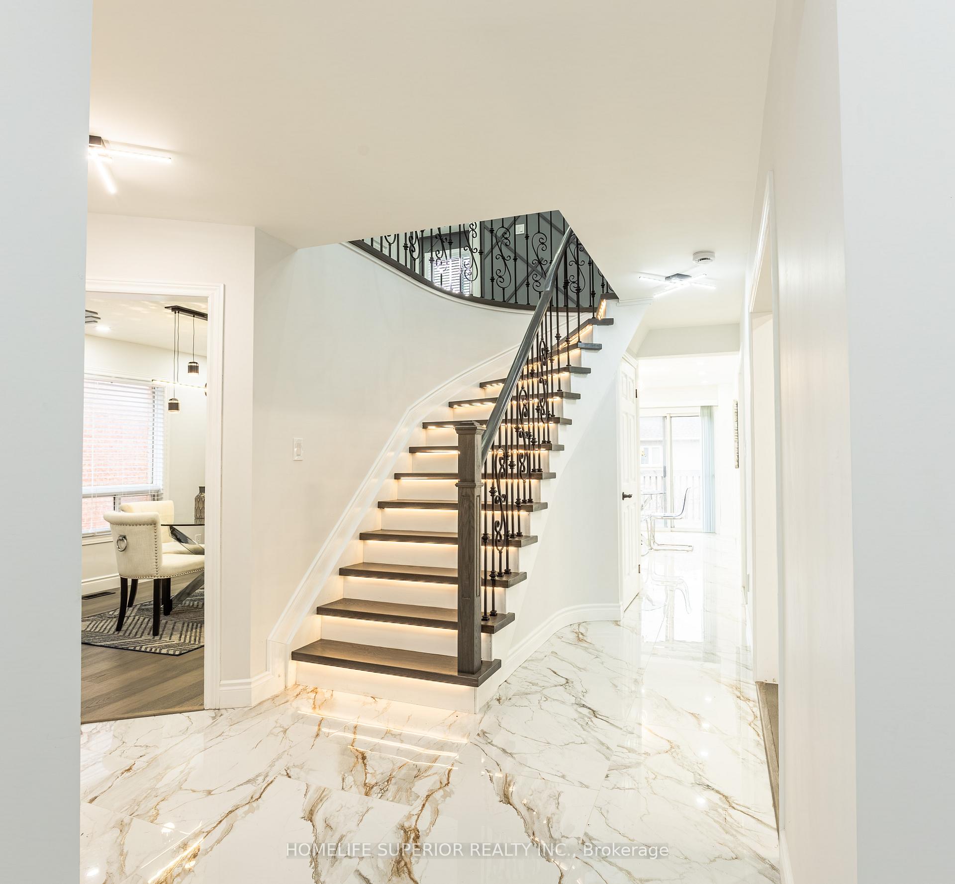 95 Clune Place, Whitby — photo 3 of 5