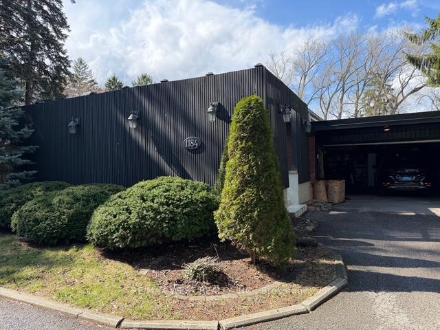 1184 Kingston Road, Pickering — photo 2 of 5